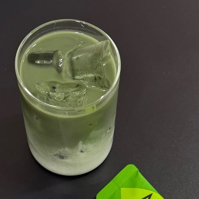 임라온 LIMRAON on Instagram: "#광고 🍵💚🌿
말차라떼 러버 픽
쟈뎅 @jardin_official

말차라떼 말차오트 말차땅콩라떼
매일 취향에 맞게 골라마시기

세레모니얼 등급 제주 말차의 깊은 풍미
자일로스 설탕으로 부담 없는 단맛
HOT / ICED 모두 완벽한 조합
스틱 타입이라 언제든 간편하게 들고 다니기

#쟈뎅 #말차라떼 #홈카페 #티타임"