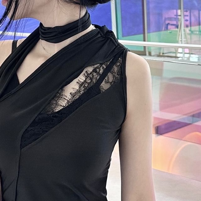 여니 on Instagram: "#광고 원숄더 섹시한 레이스 탑..🖤"
