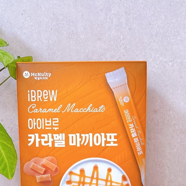 𝙗𝙤𝙣𝙖𝙝𝙤𝙧𝙖🐰 on Instagram: "#광고 @mcnulty_official 당 떨어지는 날 기분좋은 달콤함!☕ 카라멜 풍미 가득한🌟 맥널티 ’아이브루 카라멜 마끼아또‘ 먹어봤어요! 😘💛💚💖 마셔