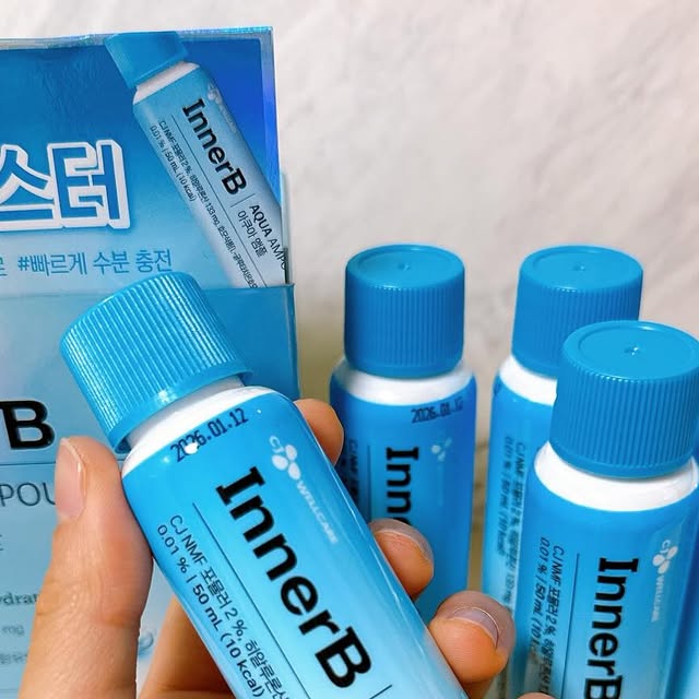 life_gray on Instagram: "#광고 . 이너비 아쿠아 앰플 . 요즘 피부가 너무 건조해져서 정말 고민이었어요. 특히 PC와 스마트폰을 하루 종일 사용하다 보니, 피부가 점점 더 푸석푸석해지고, 화장도