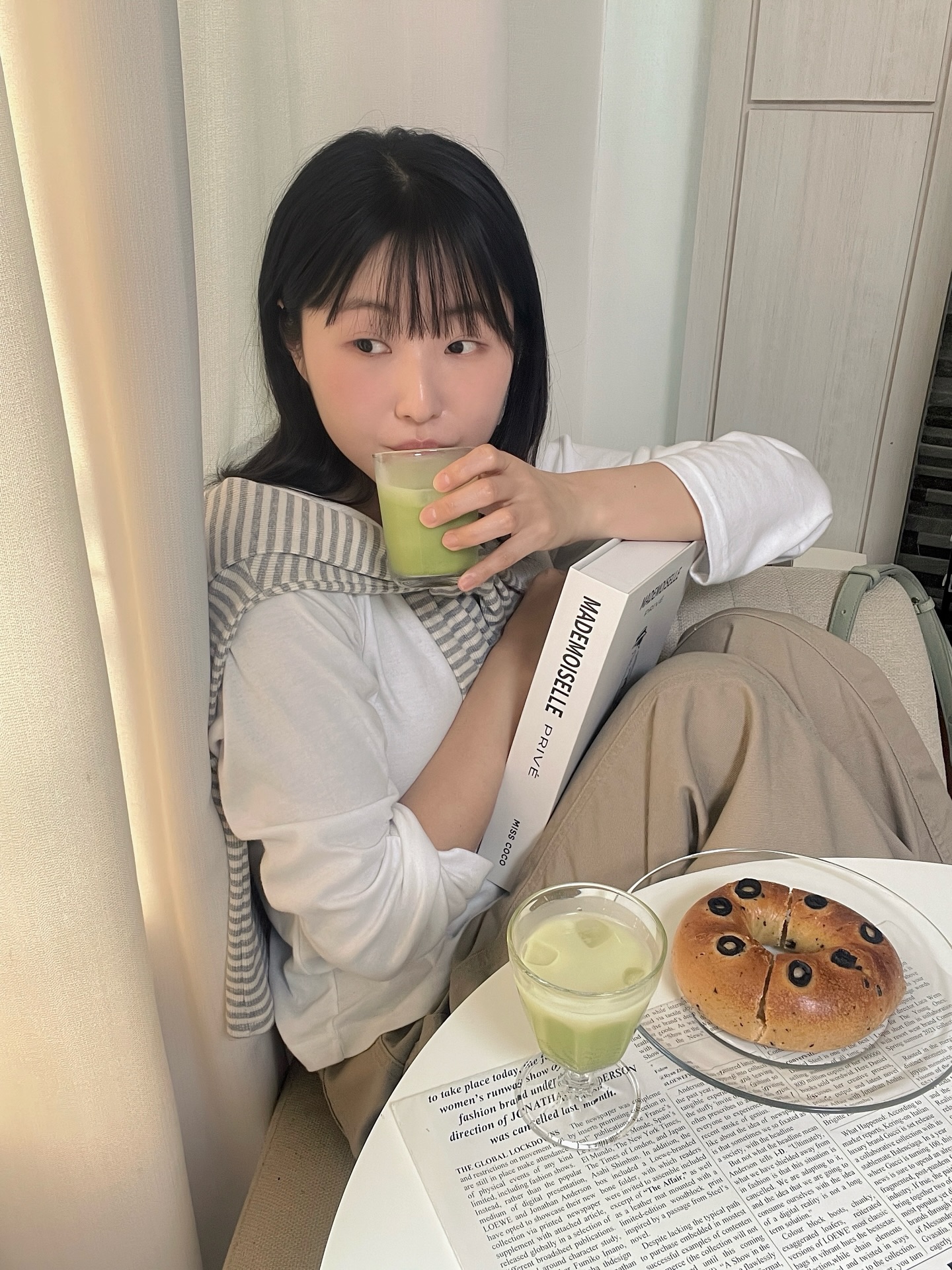 #광고 홈카페 오픈🍵
녹차러버는 쉽고 빠르게 #쟈뎅말차라떼 를 즐기는 편~
제주산 말차를 사용 한 세레모니얼등급의 말차 블렌딩으로
지일로스 설탕이 들어가 부드럽고 달달한 말차라떼를 즐길 수 있어요💚

#홈카페 #쟈뎅 #말차라떼