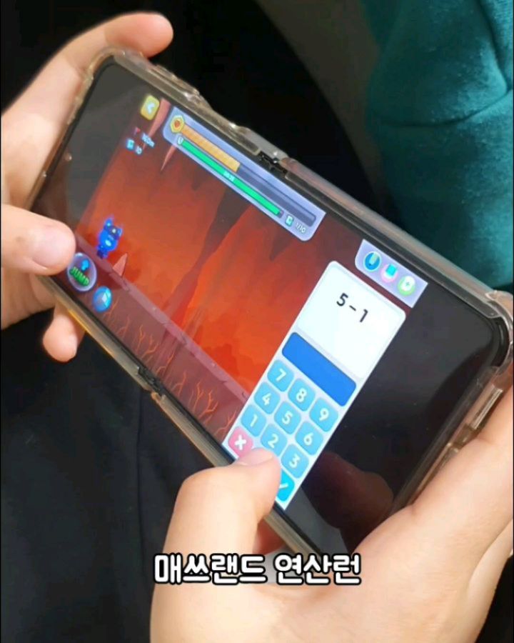 #협찬 #일프로연산
일프로연산의 게임센터에는 연산으로 할 수 있는 재미있는 게임이 한가득이에요!ㅋㅋ 게임 좋아하는 2학년 아드님 엄마 눈치 안보고 신나게 게임할 수 있는 유일한 공간이랄까요?😇😇😇ㅋㅋㅋ
.
일프로연산에 있는 게임들 중에서도 아이가 좋아하는 best3를 소개합니다!😍
1. 매쓰랜드 연산런
- 여러 장애물과 몬스터들을 피하고 헤쳐가며 문제를 풀어나가야 하는데~ 양손으로 움직이고 문제풀고 하는게 결코 쉽지 않더라구요!ㅋㅋ 하지만 어려운만큼 또 도전의식이 생기는지 제일 좋아하는 게임이기도 합니다👍

2. 매쓰 갤럭시
- 우리가 알고 있는 그 옛날 갤럭시와 느낌 비슷한 비행기 게임! 다른 비행기들을 요리조리 피하면서 문제를 풀어나가는 게임인데 엄청 재미있고 스릴 넘쳐요!ㅋㅋ 15분이 지나면 보스가 나온다는 소문이 있던데... 체력이나 연료 유지가 쉽지 않아서 아직 못만났..🤭 꼭 보스 만나보고 싶습니다!🙏ㅋㅋㅋ

3. 매쓰림픽
- 올림픽 컨셉으로 다른 친구들과 연산으로 경쟁하는 박진감 넘치는 연산 경기! 덧셈은 육상, 뺄셈은 수영, 곱셈은 쇼트트랙, 나눗셈은 스노우보드로 다양한 종목에 도전할 수 있고, 함께 접속한 다른 친구들과 함께 하니까 혼자 할 때랑은 또다른 재미가 넘치는 게임입니다😊 옆에서 지켜보고 있으면 엄마도 모르게 진짜 올림픽처럼 마구 응원하게 되어요ㅋㅋㅋ
.
엄마도 아이도 모두 만족하는 일프로연산의 재미있는 게임들!
재미있게 게임하며 자기도 모르게 연산공부 하고 있는 줄을 아들들은 알까요~?😉ㅎㅎㅎ
게임 좋아하는 아이들이라면! 재미있게 게임을 하면서 연산 실력도 쑥쑥 올릴 수 있는, 일프로연산 하세요~❤️
.
.
1promath
#함께해요 #일프로연산 #일프로연산서포터즈9기 #예비초등수학 #수학잘하는법 #엄마표수학 #초등연산게임 #연산어플추천 #2학년수학 #수학어플