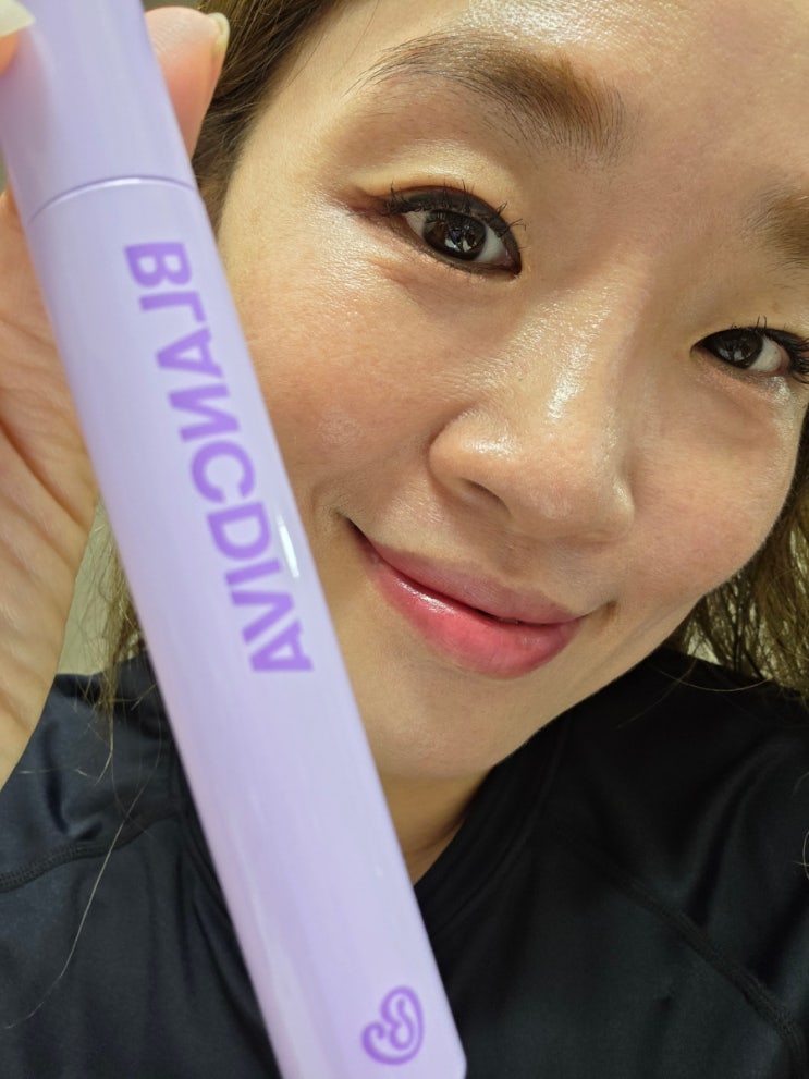 번지지 않는 마스카라 블랑디바 길고 풍성한 속눈썹 완성
