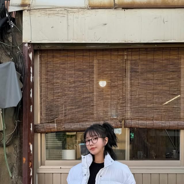 ˚ෆ*₊에띠𝗲𝘁𝘁𝗶˚ෆ*₊ on Instagram: "#광고 호딘 하이넥 패딩(white) 🤍데일리룩으로 코디하기 좋은 패딩 🤍다양한 스타일링이 가능한 컬러 구성 🤍지퍼와 스냅 버튼으로 높은 실용성
