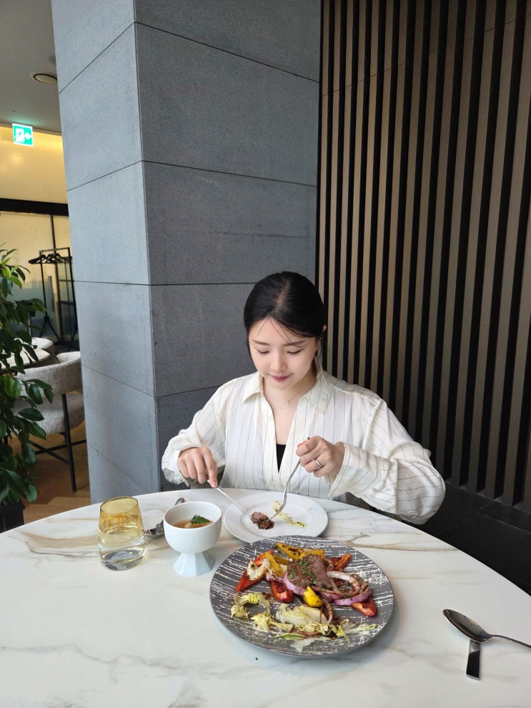 호텔 다이닝바 노보텔 앰배서더 동대문 고메 바 & 다이닝 기념일 데이트로 딱 좋아
