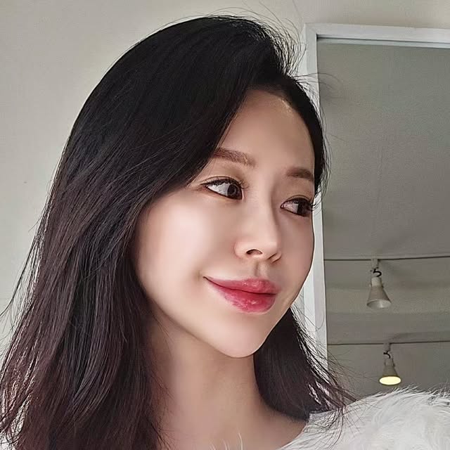 @luvant_jieun on Instagram: "#광고 100%국내산 6년근 고려홍삼의 진한 맛- #홍삼정 데일리타임 저는 평소에 영양제 먹는 걸 힘들어하는 편이라 사실 건강 관리에 소홀했는데, 홍삼정 데일리타임은