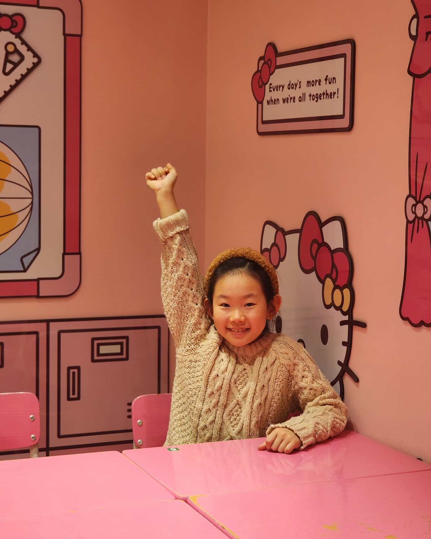 홍대 데이트🩷
산리오 좋아하는 우남매와 꼭 가보고 싶었던
#산리오러버스클럽 

sanrio_lovers_club
#myjiwoo #지우스타그램 #우남매
#산리오러버스클럽홍대점