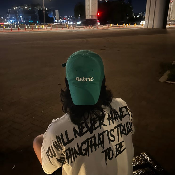 꾸안꾸패션의 필수템! 에이브릭 볼캡으로 코디 끝