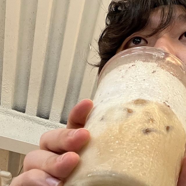 김건희 on Instagram: "#광고
밥 먹구 커피 마시구 한 알🩵

100% 핀란드산 자일리톨과 호주산 프로폴리스!
위생적이고 간편해서 가방에 넣고 다니기도 좋아요👜

상아제약 공식 온라인몰 상아팜이나
트레이더스 5곳에서만 구매 가능해요 :)

#협찬 #상아제약 #자일리톨프로폴리스 #무설탕 #제로슈가 #트레이더스 #트레이더스신상 #트레이더스추천 #트레이더스추천상품 #트레이더스추천템"