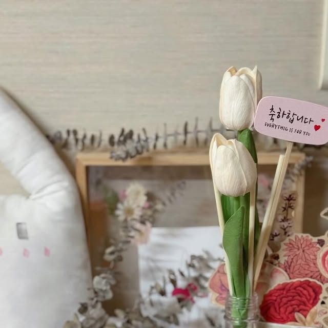 bandaltokki X jjunively on Instagram: "#광고 #달보르 

요즘같은 계절에 딱 어울리는 소재와 색감의 달보르 여성 중목양말로, 귀여운 카피바라 자수와 무작위로 흩뿌려진 작은 도트 패턴이 과하지 않아 어떤 옷과도 잘 어울린다. 적당한 두께의 면소재라 포근하면서 부드럽고, 어느 정도 길이감이 있고 발목이 조이지 않아 착용감이 아주 편안하다. 
+
구매좌표 👉🏻 https://vo.la/RBMLiyc
.
.
#여성면양말100중목 #여성면양말100 #여성면양말 #여성순면양말면100 #여성양말 #여성양말중목 #여자양말 #여성중목양말 #여성패션양말 #여자양말중목 #중목여자양말 #중목양말 #여성자수양말 #포인트양말 #패션양말 #여성순면양말면100 #여성양말 #여성면양말100"
