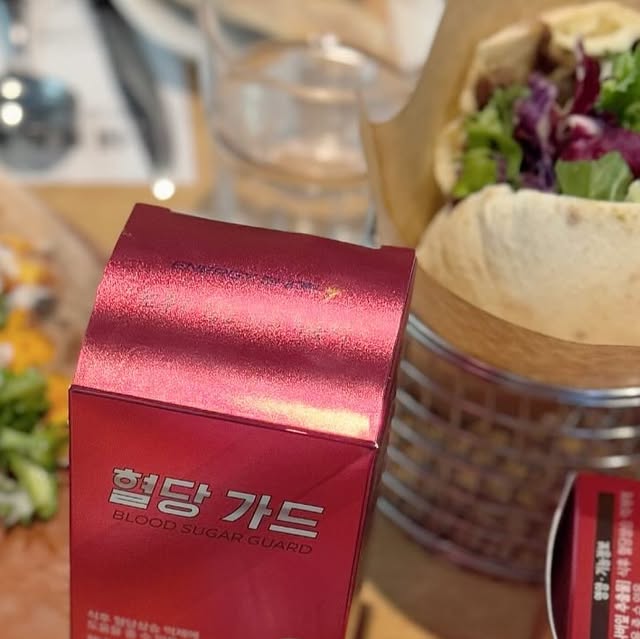 bandaltokki X jjunively on Instagram: "#광고 @energyshop_official #에너지샵
식후 혈당 상승 억제에 도움을 줄 수 있는 나의 혈당 지킴이, 혈당가드 ❤️

코로솔산이 다량 함유되어 있어 혈당 케어에 도움을 줄 수 있으며 아연과 마그네슘, 펙틴 등도 함께 들어있어 식약처 기능성 원료인 바나바잎 추출물이 들어있는 제품으로, 탄수화물과 지방, 단백질 대사에 관여하는 기능성 원료인 크롬 외에도 여주 분말, 돼지 감자 분말, 비타민 B군, 비타민 C 등이 부원료로 들어있다. 식약처 지정 GMP 적용 업소에서 HACCP 인증과 스마트팩토리 구축을 실현하여 철저한 품질관리가 이루어지고 있다. 1일 2회 2정을 물과 함께 섭취하면 된다. 
.
.
#혈당가드 #혈당케어 #에너지샵 #바나바잎추출물 #크롬 #식후혈당상승억제 #식약처인정기능성 #복합기능성 #여주분말 #돼지감자분말 #혈당건강 #혈당상승억제"