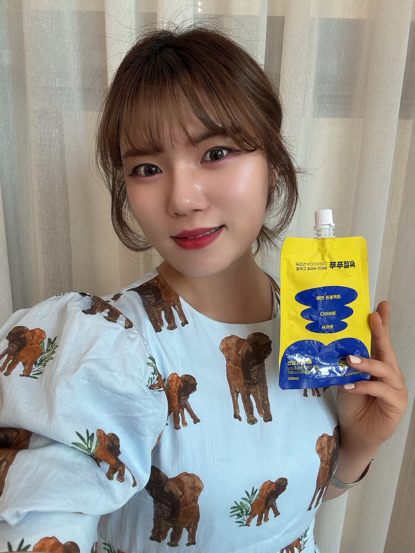 #광고

쾌변엔 ‘푸푸잘싸’ 💛
숙변제거. 쾌변에 직빵인 푸푸잘싸는
바스칸바이오제약에서 만든 식약처 기능성 인정 건강기능식품입니다 ◡̎ 
난소화성말토덱스트린이 함유되어 있는데요,
이 성분은 흡수 되지않고 그대로 배출되고
장에서 수분을 흡수하고 대장운동을 촉진하여
변의 양과 부피를 늘려주며 배변활동원활에 도움을 줄 수 있다고 해요 ! 
또한 식후혈당상승억제에 도움을 줄수있는 인정받은 기능성원료입니다 👍
탄수화물 ->지방으로 합성 억제, 체지방감소에 도움을 줄 수 있는 가르시니아도 함유되어 있답니다 🫢
저녁 먹고 2시간 후에 딱 한포만 섭취하면 되는데요,그럼 이 난소화성말토덱스트린이 수분을 만나 변의 부피가 증가하고 부드럽게 만들어 그 다음날 숙변제거 그리고 쾌변까지 할 수 있어요 😆
달달한 사과맛으로 먹어보고 결정하는 100% 환불시스템까지 있다보니 더더욱 믿음이 가더라구요 ☺️
체중관리를 하시는 분, 배변활동에 어려움이  있으신 분, 체지방감소가 필요하신분들께 추천드려요 😉

#푸푸잘싸#쾌변#다이어트디톡스
⠀⠀⠀⠀⠀⠀⠀⠀⠀⠀⠀⠀⠀