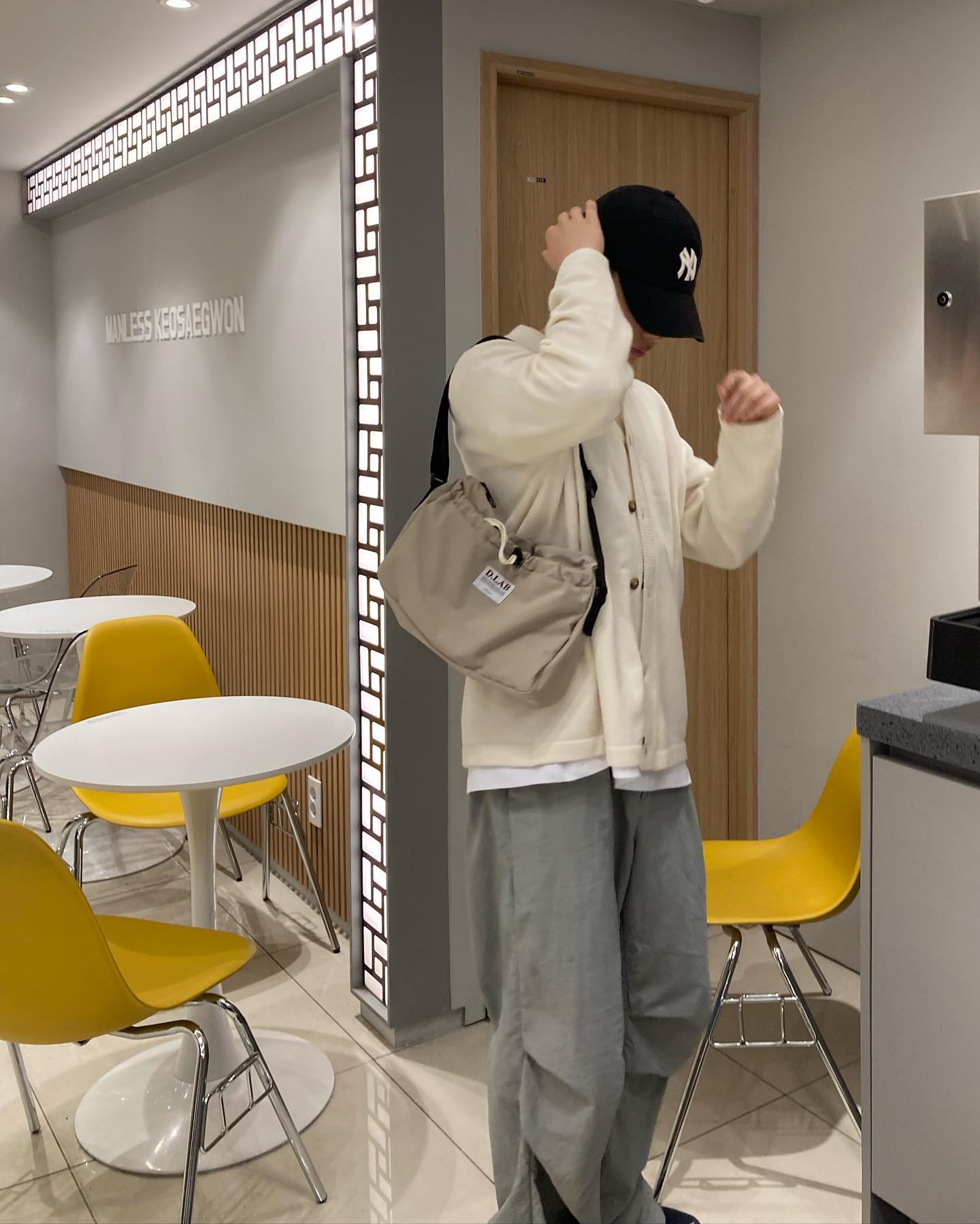 d.lab_serendipity

핏이 예쁜 디랩 가방
무신사 단독 제품으로 할인가로 구매 가능해요 !

#디랩 #무신사단독 #디랩가방 #가방추천 #크로스백 #무신사