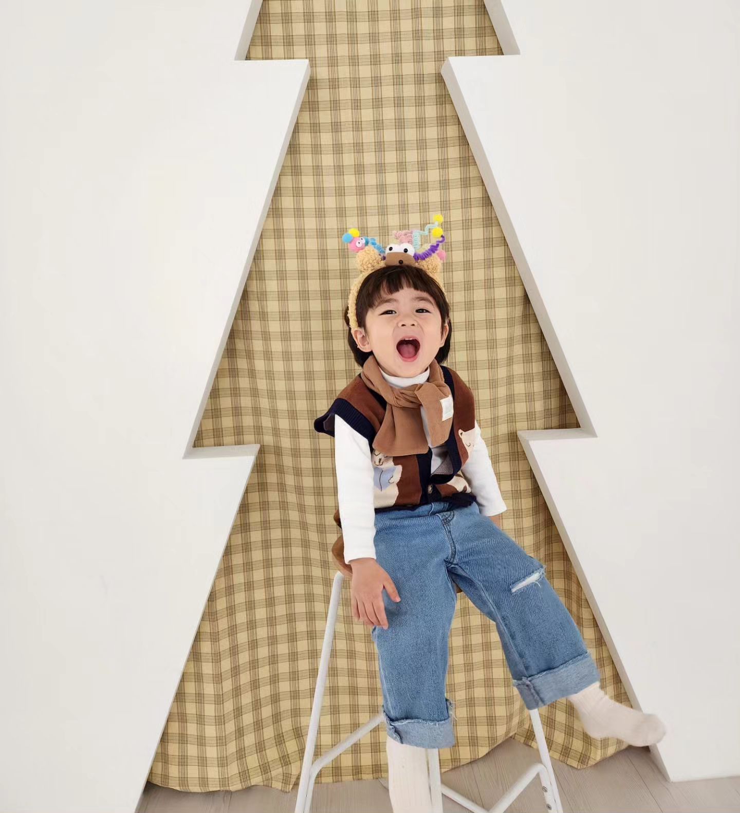 사진찍기좋아하는 
엄마라 고생이야 아덜 🤣🤣🤣
내 모델 따랑해🤎

#36개월#4살
#생일기념