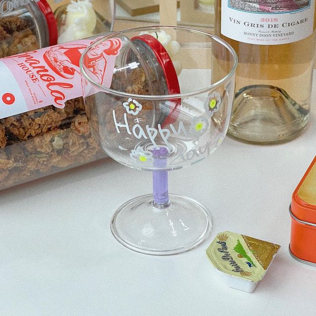 ☺︎ 봉키캔들 ˃̵͈̑ᴗ˂̵͈̑ 🕯✨ on Instagram: "#광고 ⠀ ⠀ 코시국이라 홈파티 많이하시잖아요 ◡̈ ⠀ 그래서 그런지 와인잔에 예쁘게들 꾸미시더라구요 ⠀ 그게 또 사진찍