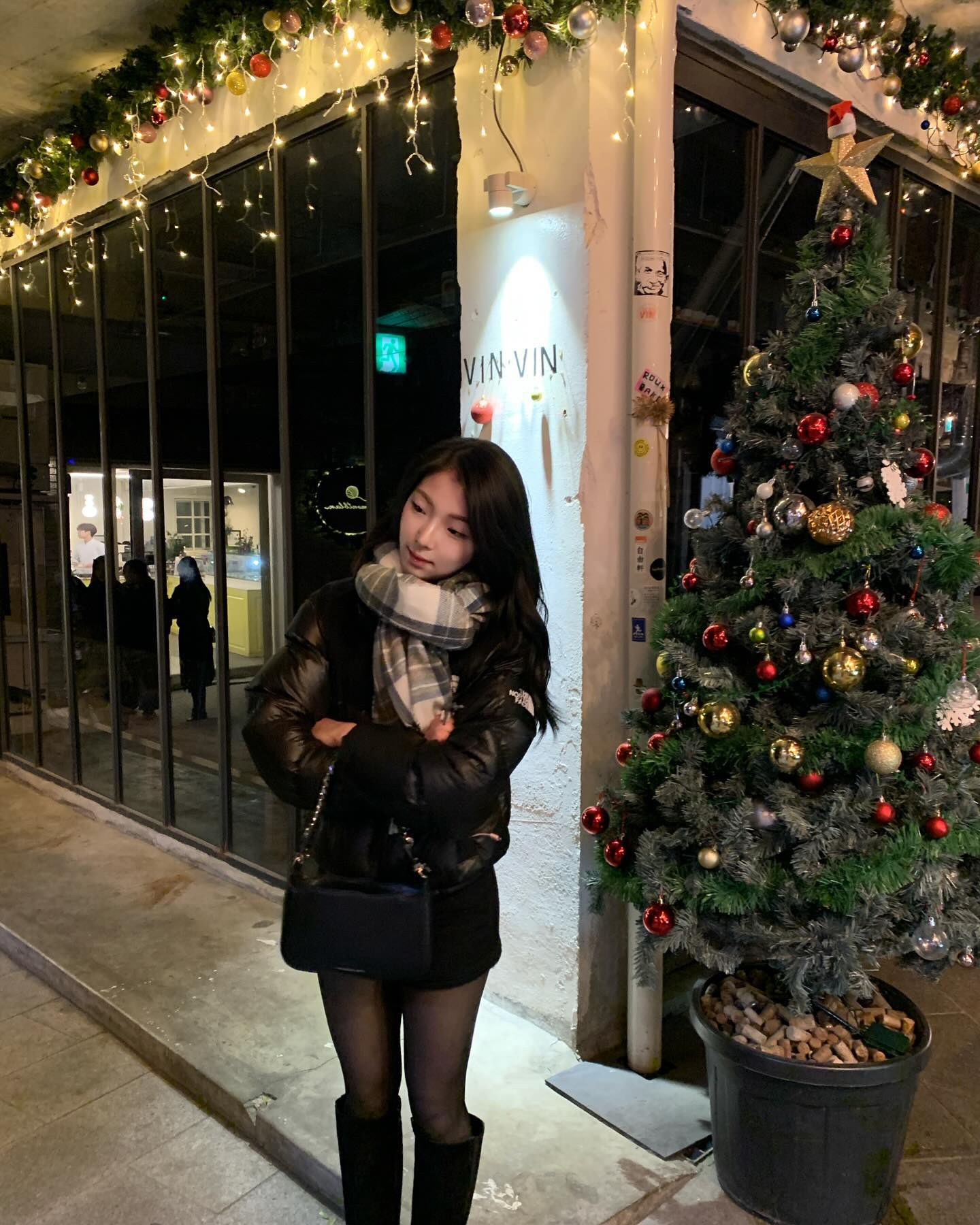 트리만 보이면 사진찍는 중 
#해방촌 #신흥시장