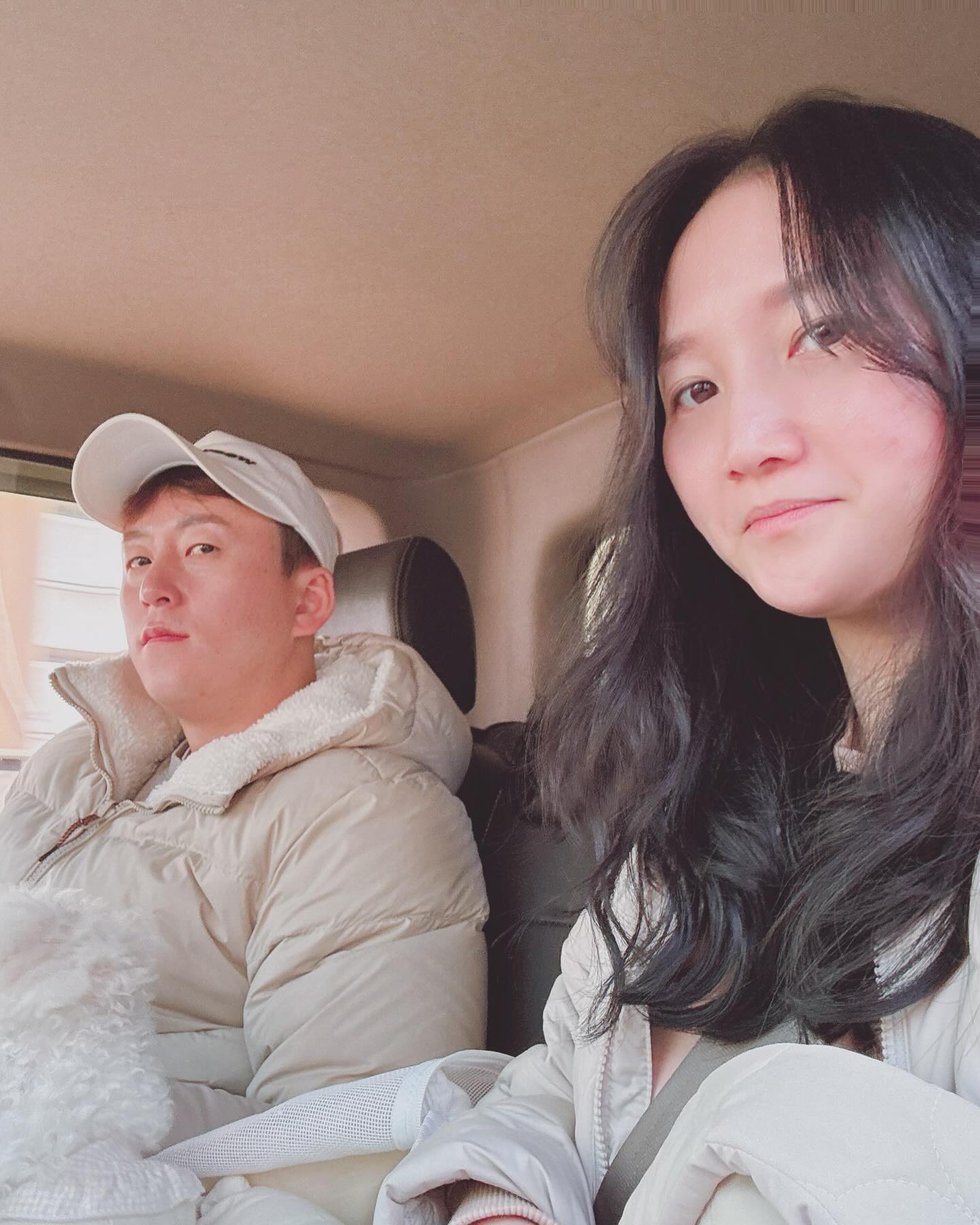 ◡̈ 

뿌숑이를 위한 첫 여행을 다녀온 날🐶
피곤함에 세월앞에 초췌해진 엄빠였지만, 
뿌숑이 오고 살이 더 한껏 오른 엄마이지만,

우리 셋 함께 웃는 날 더 많이 만들기 위해 고고! 

#우리 #가족 #어느여행길 #순간의행복을놓치지말자 
#짝꿍이랑뿌숑이랑 #더좋은미래를꿈꾸며 #오늘의기록