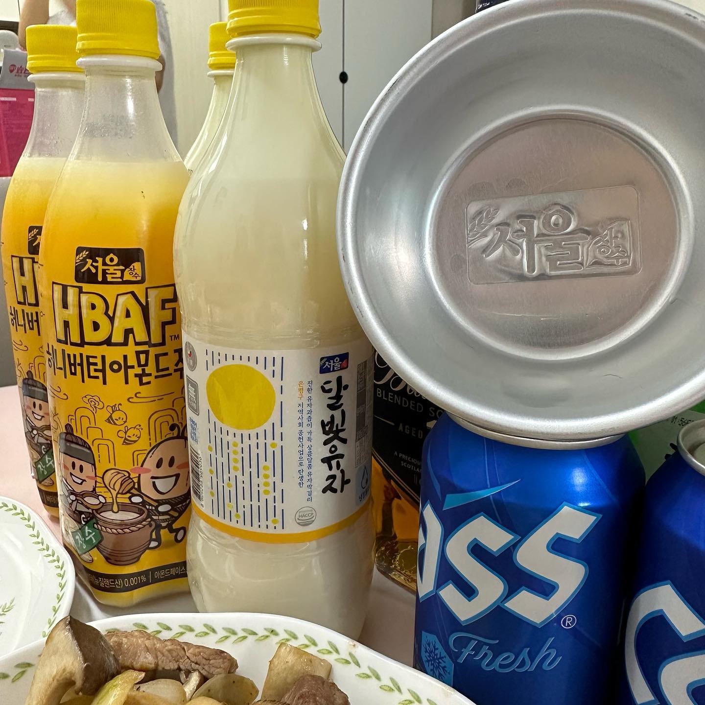 .
막걸리에 이런 달달함과 상큼함이 공존하다니 춰향저격 탕탕탕🥰

오늘 나 막걸리먹고 췐다~!! 🤪🤪

#장수막걸리 #달빛유자막걸리 #허니버터아몬드주 #저는협찬아니에요 #아니라고요 #😜
