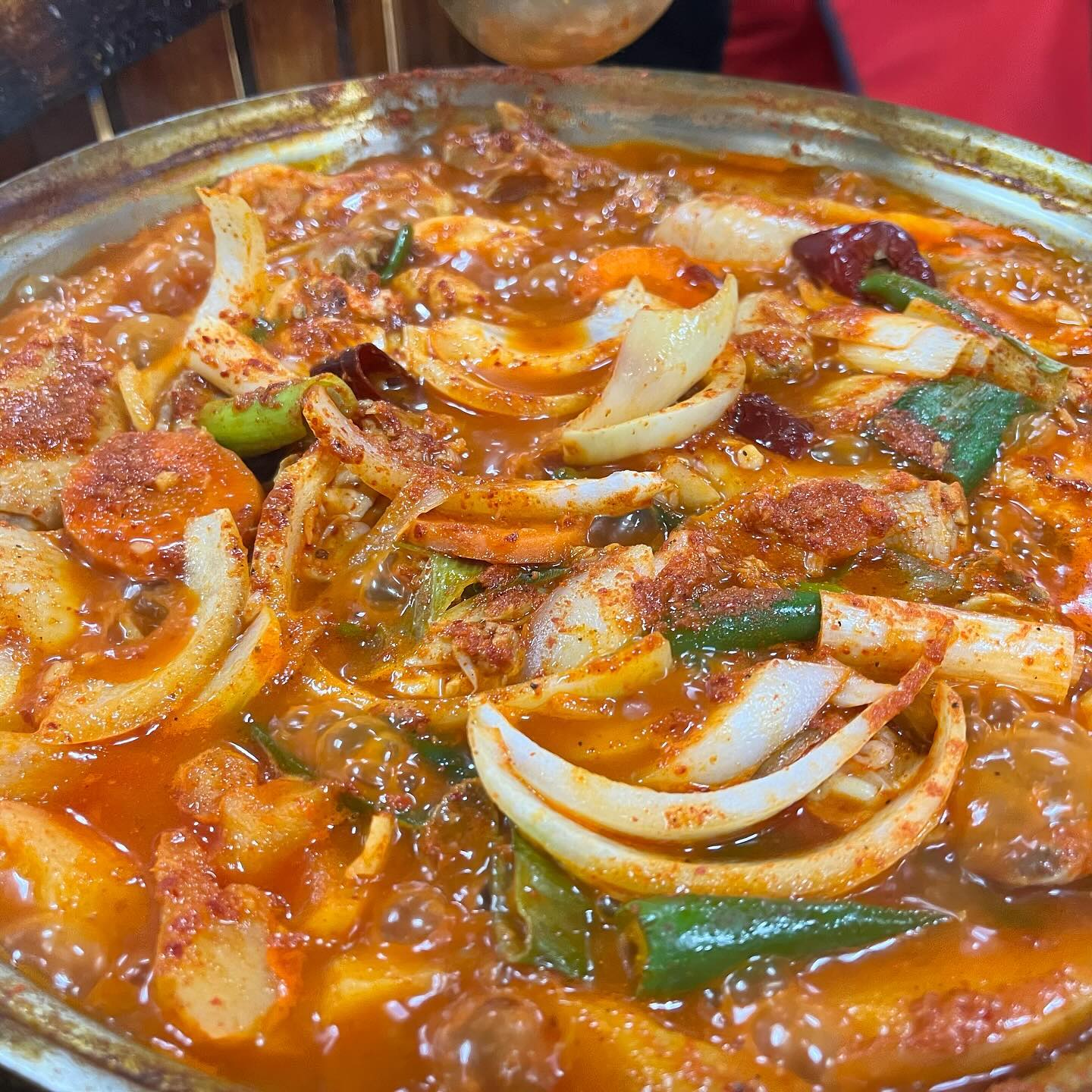 닭볶음탕은 닭도리탕이라고 말할때 더 맛있는거 아잉교… 떡사리 라면사리 추가요

#닭볶음탕 #방이동맛집 #원조닭도리탕감자탕