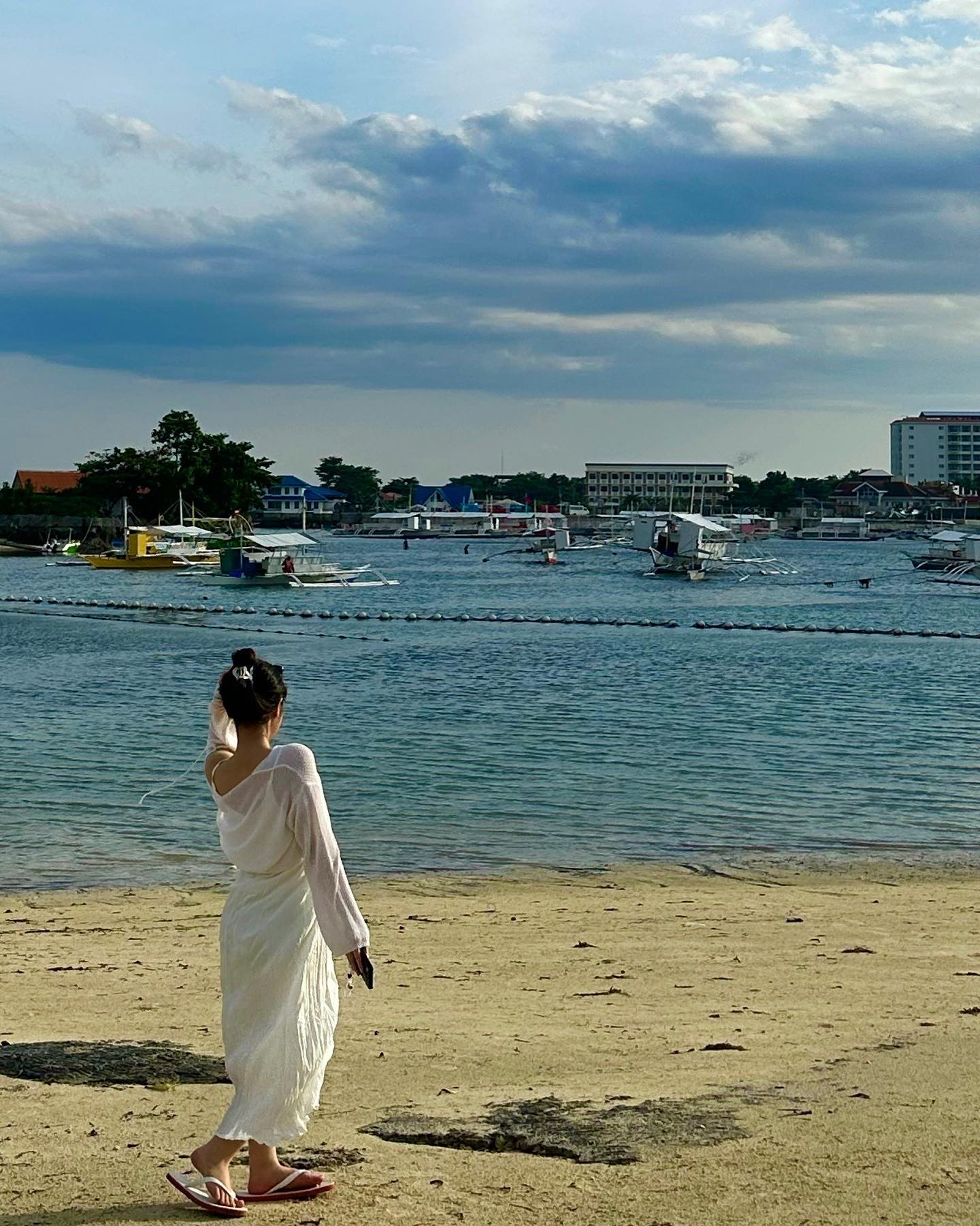 Cebu photo dump✨
.
.
#bluewatermaribago #privatebeach