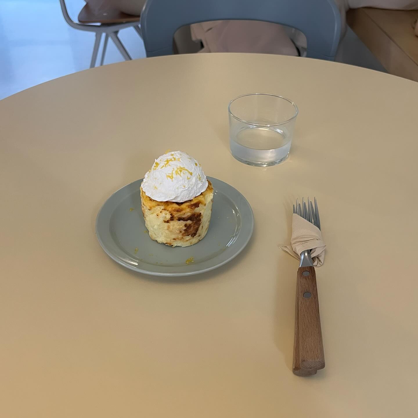 monnani_meal 배불러서 브런치 못먹은 아쉬움 .. 치즈 케이쿠로 틀어막기 
다음엔 꼭 농부파스타랑 .. 연어 타르틴이랑… 고구마스프까지…. 꼬옥이요.. 🥹
