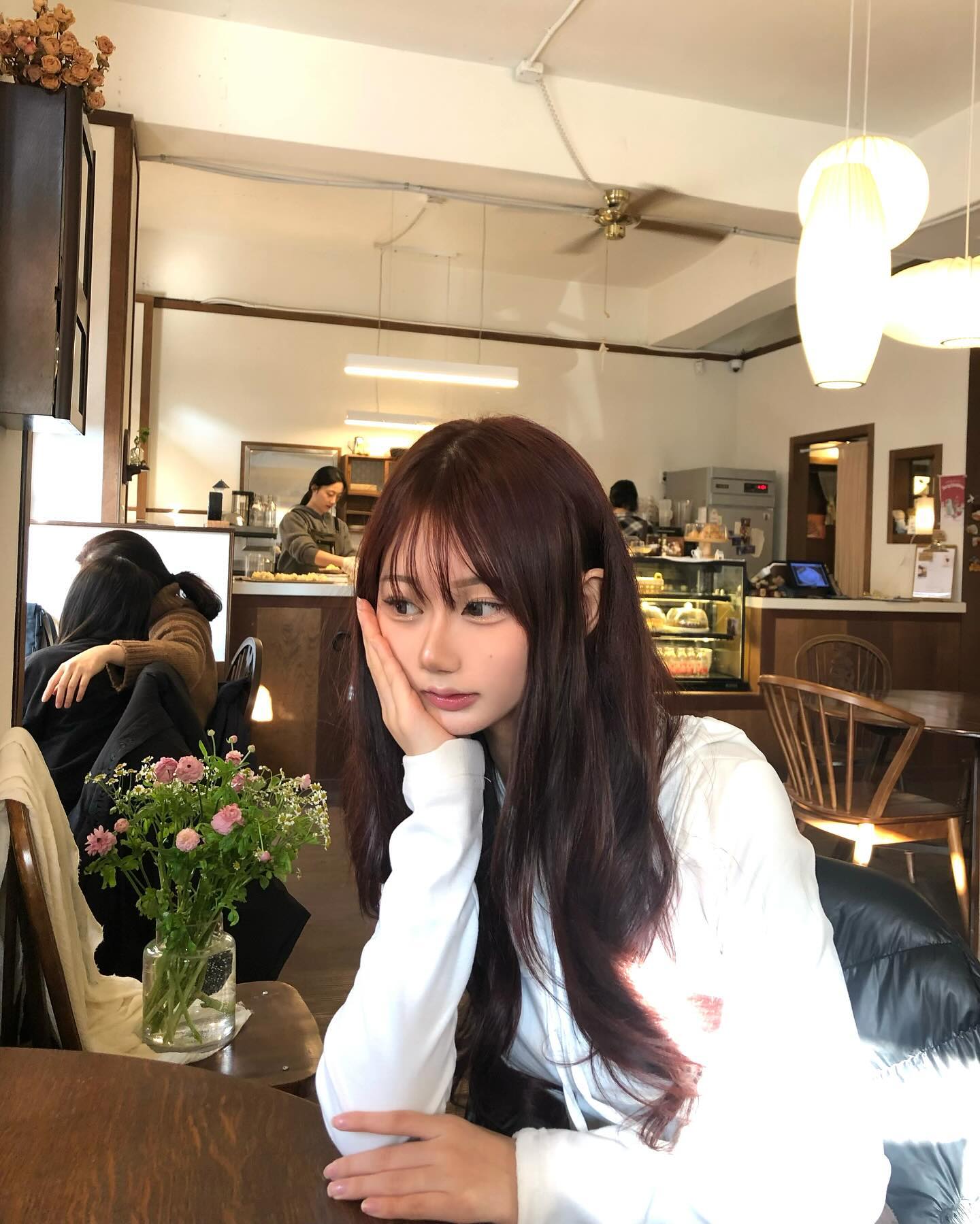 나 머리 해따 🐰
#레드브라운 으로 기분전환 완료!
#레브 해리쌤,태리쌤이 늘 이뿌게 해주셔서… 분위기 전환 확실히 했더..
#방배 #미용실 #레브 사랑합니다…