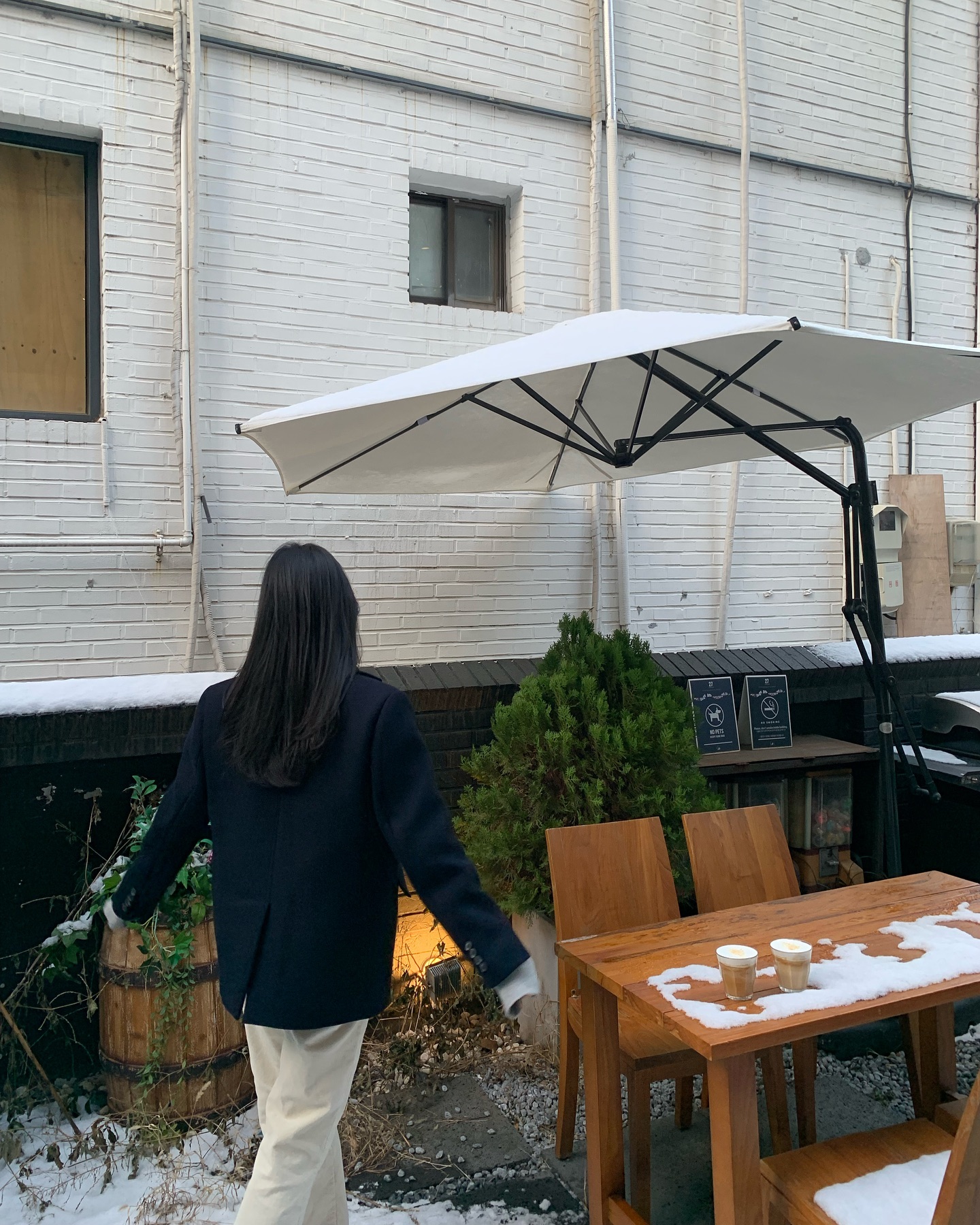 .
한 해의 마무리, 그리고 정리.
또 다른 해의 시작❕
-
타인을 배려하고 희생 하는것 또한 의미 있는 삶이지만
그렇다고 ‘나’라는 존재를 잃을 필요는 없는 것.

2024년은 보다 더 성숙한 나를 위해
투자하고, 발전시키자🙂

누군가에게 기대고, 기대 하기보단
주체적인 삶이 되기 위해 노력하기🤍

그런 의미에서 #버킷리스트 를 써볼까나📚

_
#2023잘가 #2024 #새해 #잘부탁해