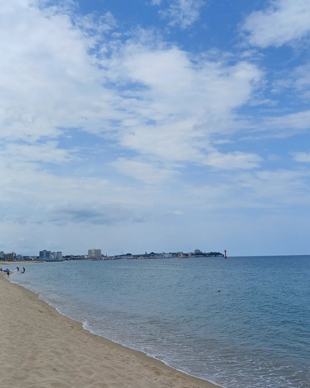 #영진해변 #영진해수욕장 바다 간만이군
발도 담가본것도 올만이군 #오빠랑 #해변 산책
#테라스마크 #카페 #3n방 잘 쉬다 갑니다
테라스마크 후기는 조만간ㅋㅋㅋㅋㅋㅋㅋㅋ
즐거운 #휴가 였어용 친절 #조식 맛있게 먹고 감
#강릉 #강릉여행 갈매기 많음ㅋㅋ 물 아직 차가워요