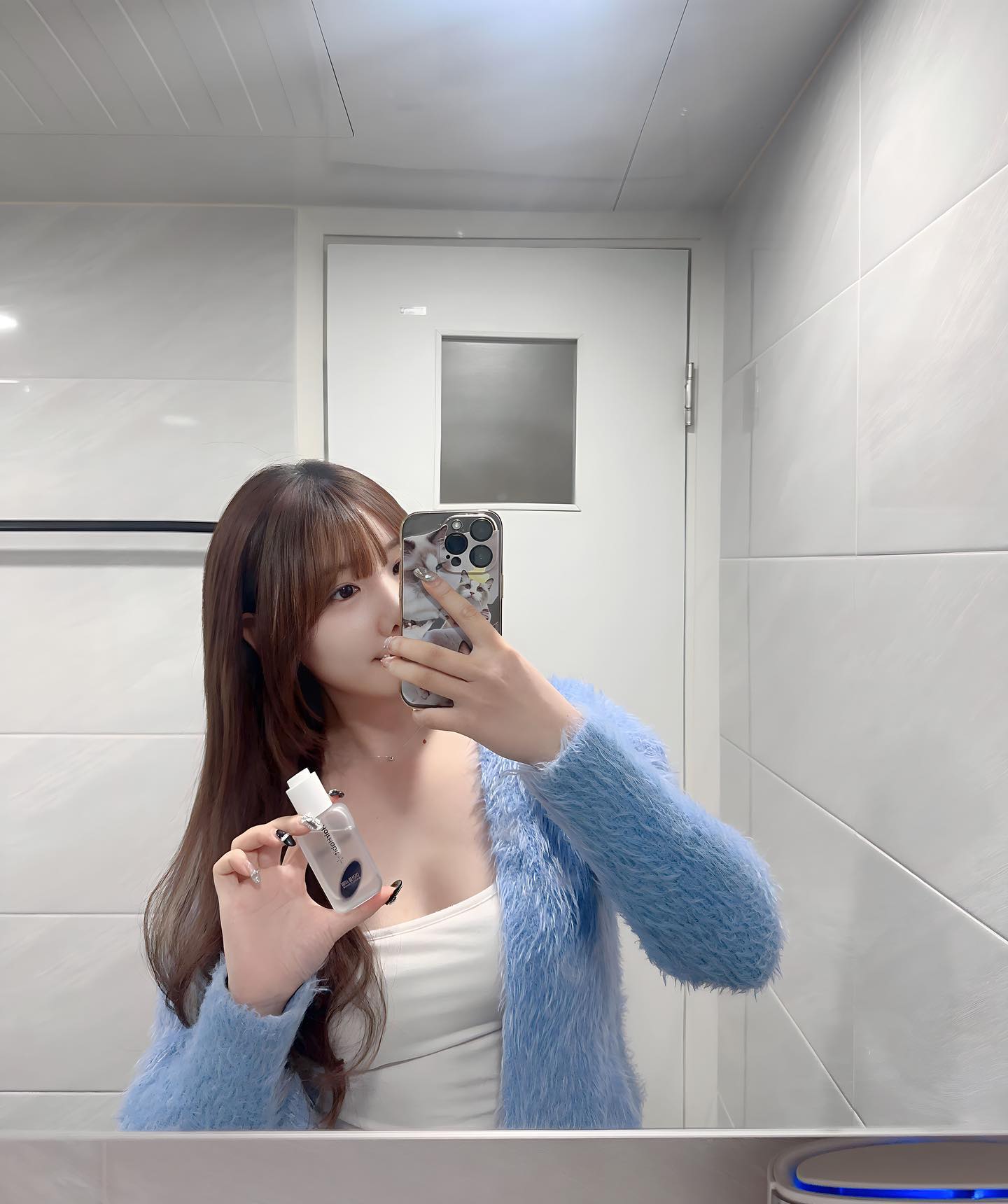 #협찬 #유료광고 
🫧헤어해빗, 미라클 세럼🫧🤍

두피관리의 중요성을 느끼고 있는데
헤어세럼이 데일리로 사용하기 좋더라구요🧖🏻‍♀️

헤어해빗의 미라클 세럼은
성별과 나이, 헤어스타일에 상관없이 모두!!를 위한 제품이에요!
또, 탈모증상 완화 기능성을 GMP 인증까지 식약처에 인증받은 제품이랍니다!

얇은 모발, 두피 염증, 머리 볼륨, 두피 밸런스와 같은 고민이 있다면 하루 빨리 헤어 해빗을 구매하세요오 🤍

#헤어해빗 #미라클세럼 #헤어해빗미라클세럼 #두피케어