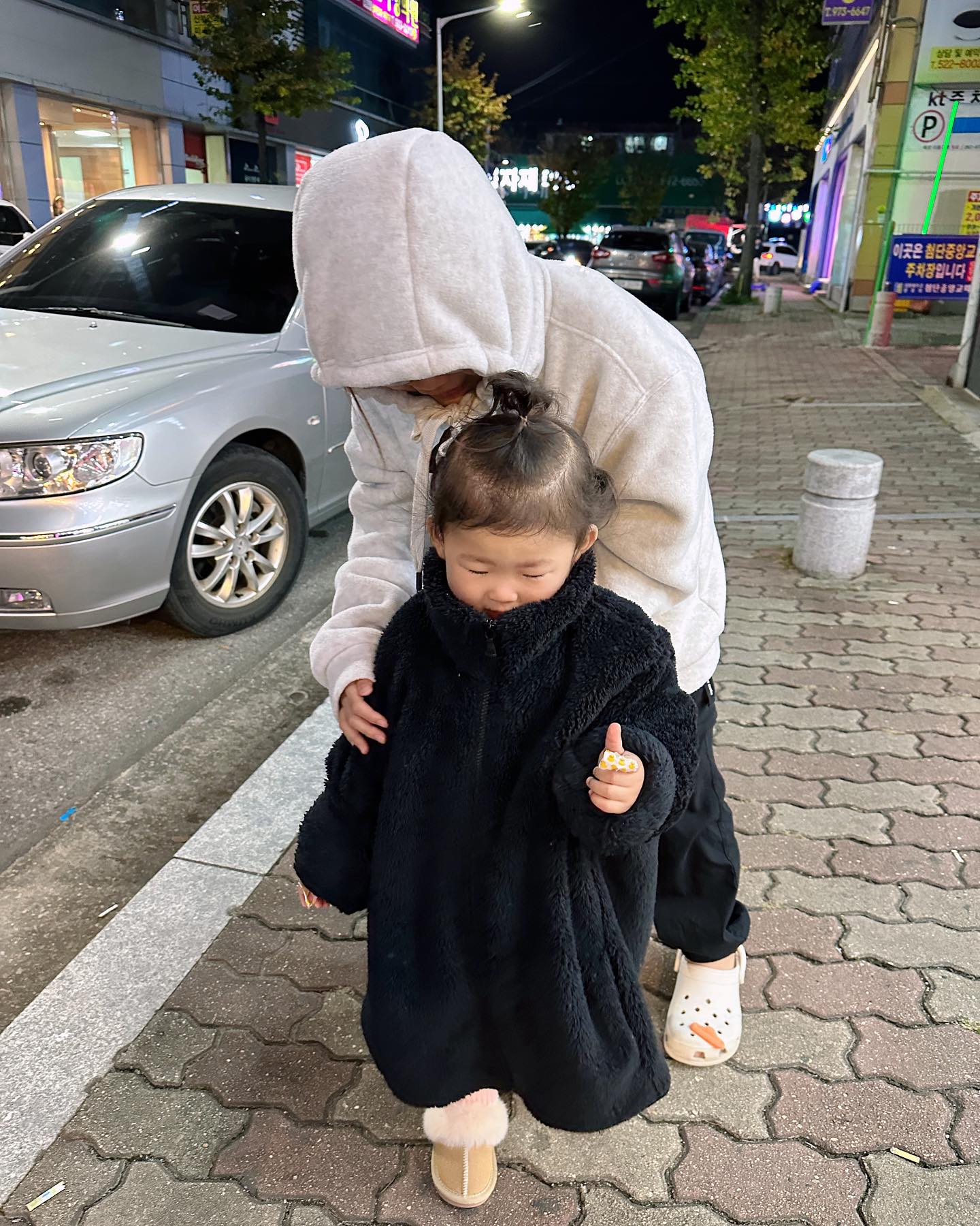 서로 질투고 완전 심했는데 지금은 언니동생 챙기고 사이좋은 
#외동딸들

#둘째는그래도없다
