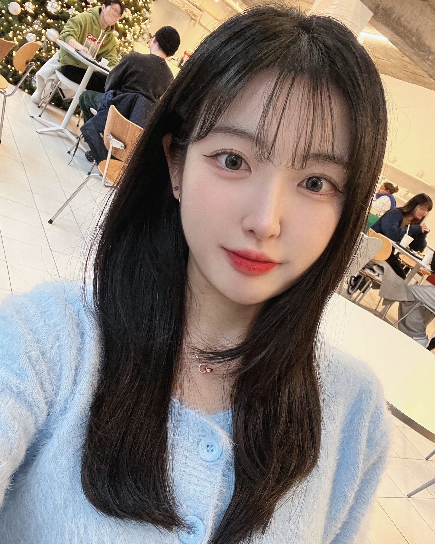 27살의 첫하루🩰

#일상 #서울 #daily #dailylook #셀카 #selfie #selca #데일리룩 #셀스타그램 #얼스타그램 #27살 #korea #koreangirl #ootd #likes #맞팔 #선팔 #좋아요반사 #성수 #성수카페 #성수카페추천 #앙고라 #Scene #쎈느 #쎈느카페 #연무장 #연무장길 #성동구 #성수역카페