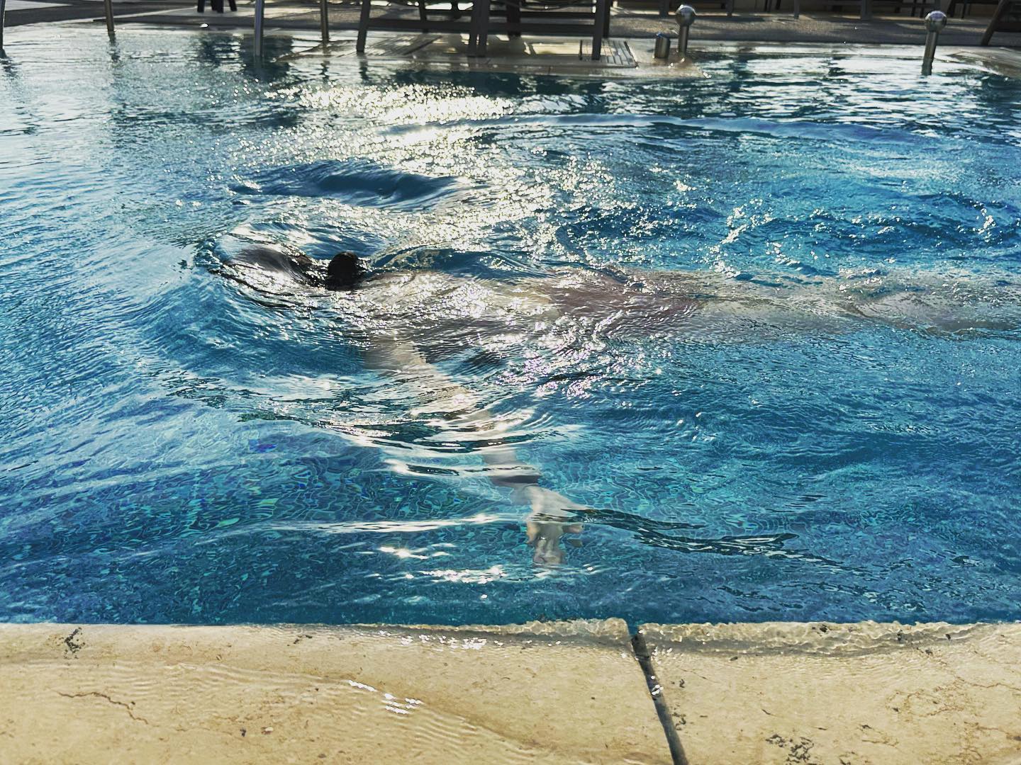 🏊🏻‍♀️🏊🏻‍♂️
