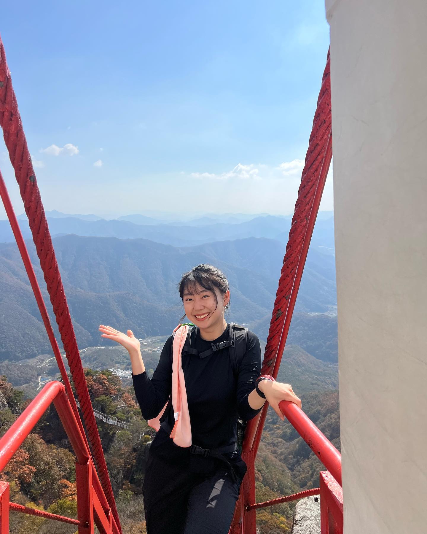 Hiking과 함께라면 I am 힐링이예요⛰️

가보고싶었던 대둔산 삼선계단 드디어 정복 완료! 지방 산행 너무 재밌다🔥이번엔 산타러 논산까지!

오늘도 함께한 핫앤쿡 & 이번주 처음으로 함께한 반달이
가을산행이 제일 좋아서 10월 한달간 9일동안 등산했네 

.
.
.
.
#대둔산 #대둔산도립공원 #대둔산삼선계단 #등산 #등산스타그램 #삼선계단