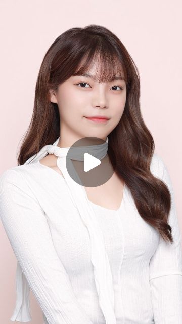  유림 on Instagram: "#광고
처음부터 끝까지 소통도 잘되고 내가 원하는 방향과 이미지대로 사진 찍어주시고 보정해주신당 ㅎㅎ 그리고 포토카드도 2장 포함되어있는데 엄청엄청 맘에 든다 ㅎㅎㅎ

취업하거나 증명사진 필요할때 또 방문할 예정!!!

네이버 예약하고 카카오톡 상담도 가능해서 왕왕왕!! 좋다>_< 

#릴스#컬러증명사진#을지로사진관#증명사진관 #흐드러지다 #흐드러지다스튜디오 #힙지로사진 #증명사진스튜디오"