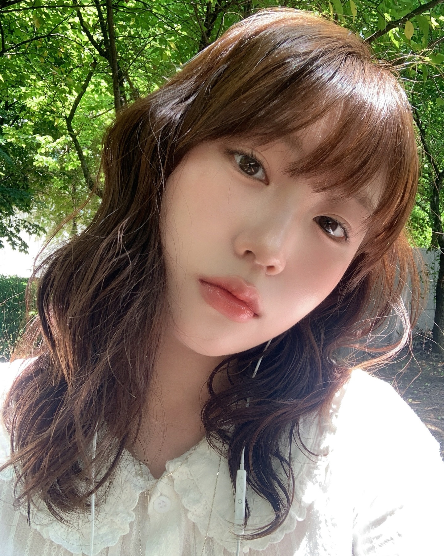 내가 삐아 틴트 조합 아르켜줄게 #제품제공 🏷️ bbia.official 

1)라스트벨벳틴트 장미빛인생 베이스 깔고 오버글레이즈스틱 카라멜🍮=생기있는 베이지 요즘 최애 조합
2)라스트벨벳틴트 달콤한인생+즐거운인생=뉴트럴 엠엘비비
3)글로우틴트 데일리보틀+스프링보틀=봄웜 차분 글로우립
4)라스트벨벳틴트 달콤한인생 베이스 깔고 글로우틴트 스프링보틀=데일리 지속력 조합🐚
.
.
#인생mlbb #퍼스널톤착 #봄웜톤추천