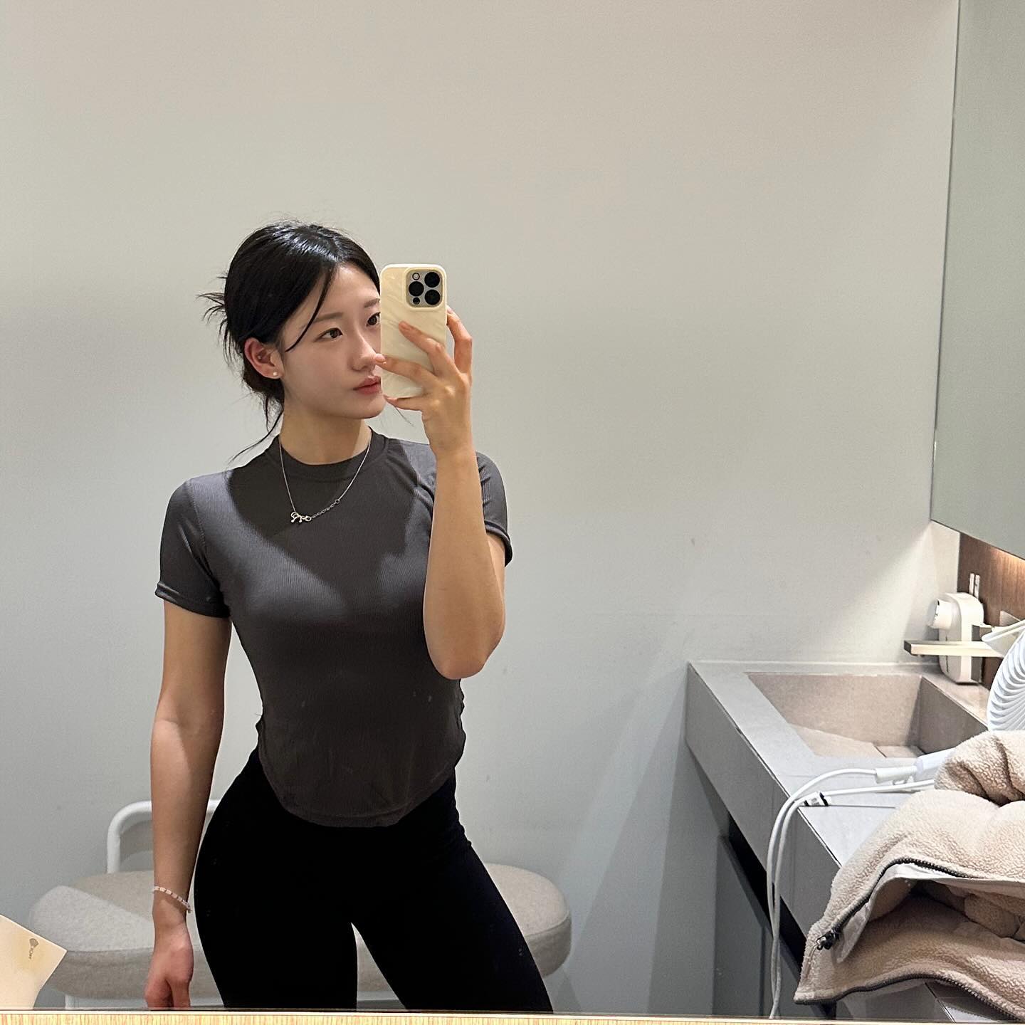 오늘은 등 땡기는 법 배웠당
나보고 어깨 좋다는데 ㅋㅋㅋㅋ... 다뎀벼
#ㅇㅇㅇ