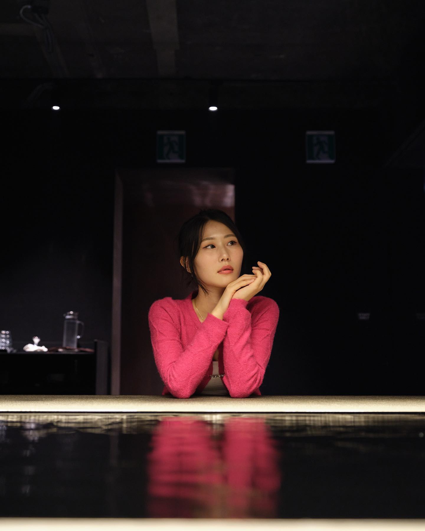 물과 반영 

raflia.jpg 
morningcalm_coffee 연남점