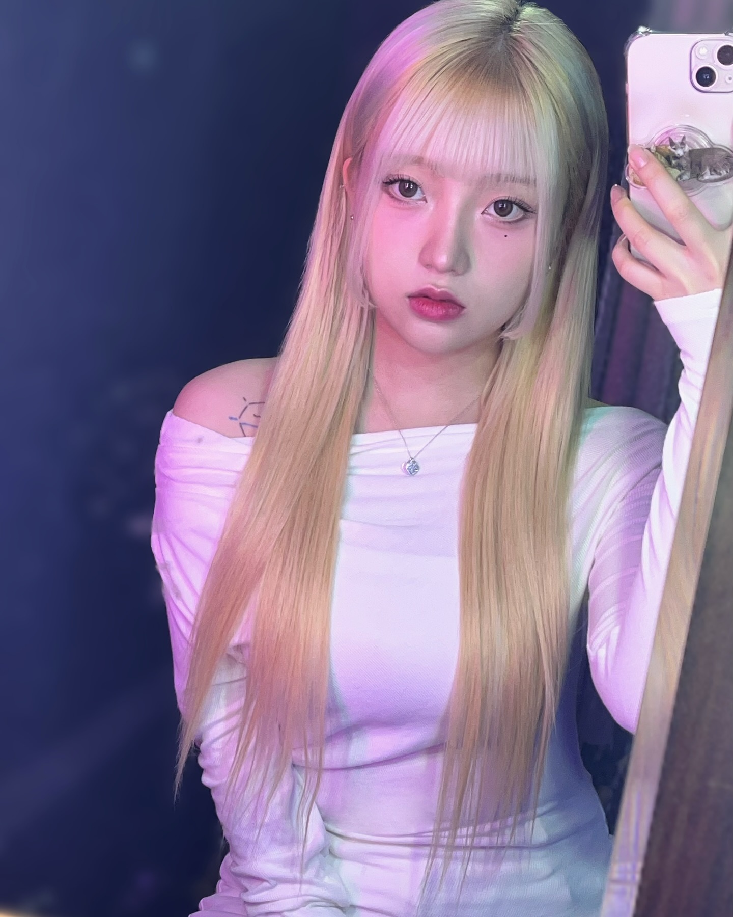 거울샷 맛집
naraecine 📸💕
-
#피드맞추기 #거울셀카