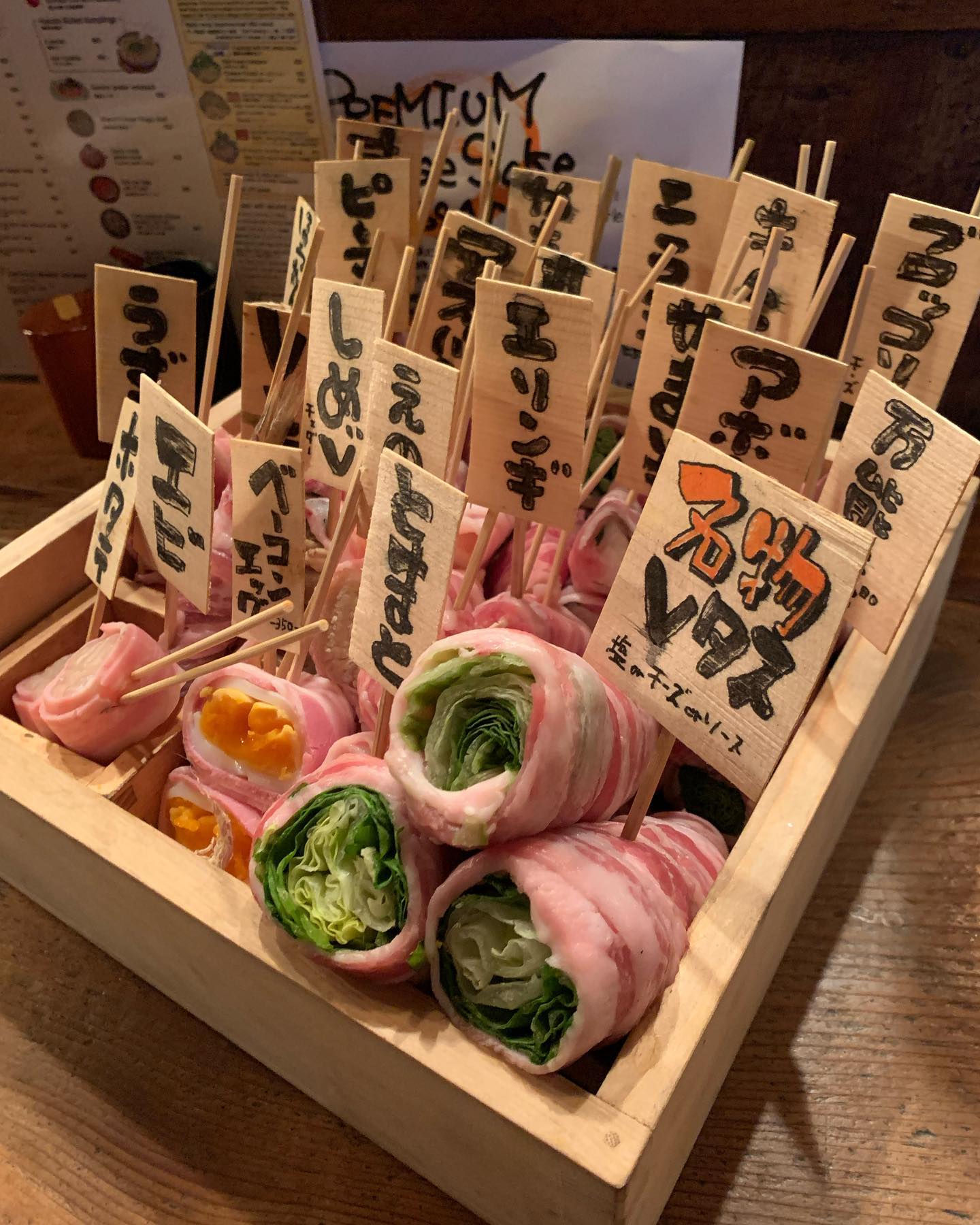 ♥️내가 기억하려고 써놓는 도쿄 맛집🇯🇵

1-2 죠우몬 
모츠나베 필수

3-4 호르몬 치바
볶음우동 필수

5-6 미락정
파구이 필수

7-8 모토무라 규카츠
하이볼 필수

9-10 츠키지마 몬자 쿠우야
1인분씩 다른맛 필수

유튭도 업로드♥️🫶🏻