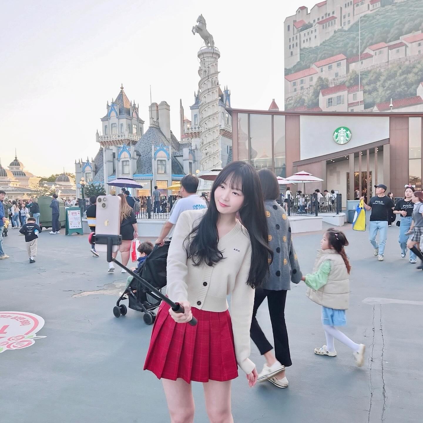 사람 진짜 많았던 에버랜드🎡🎠
#염색기념 #근황업뎃 #가을이다🍁 #푸바오는못봄