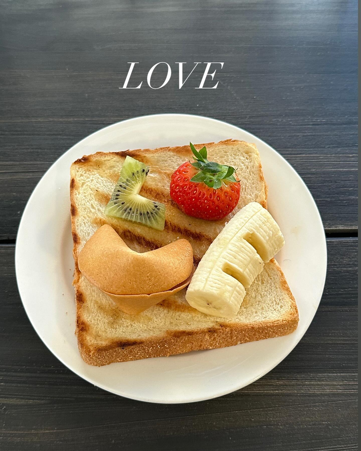 발렌타이데이랑 화이트데이에 찰떡일것 같은 
LOVE 토스트와 후르츠산도🫶🏻
러브산도 못머거서 아쉽지만 러브 카푸치노 기여우니 됬따🤎

🏠: cafe.kiso 

#고려대역#고려대역카페#고려대역카페추천#카페#서울카페#서울카페추천#서울카페투어#서울디저트맛집#서울디저트카페#디저트카페#브런치카페추천#후르츠산도#후르츠케이크#후르츠샌드위치#기쁜소식#기쁜소식카페#카페기쁜소식#카페기쁜소식키소#mindaily#min_dley서울