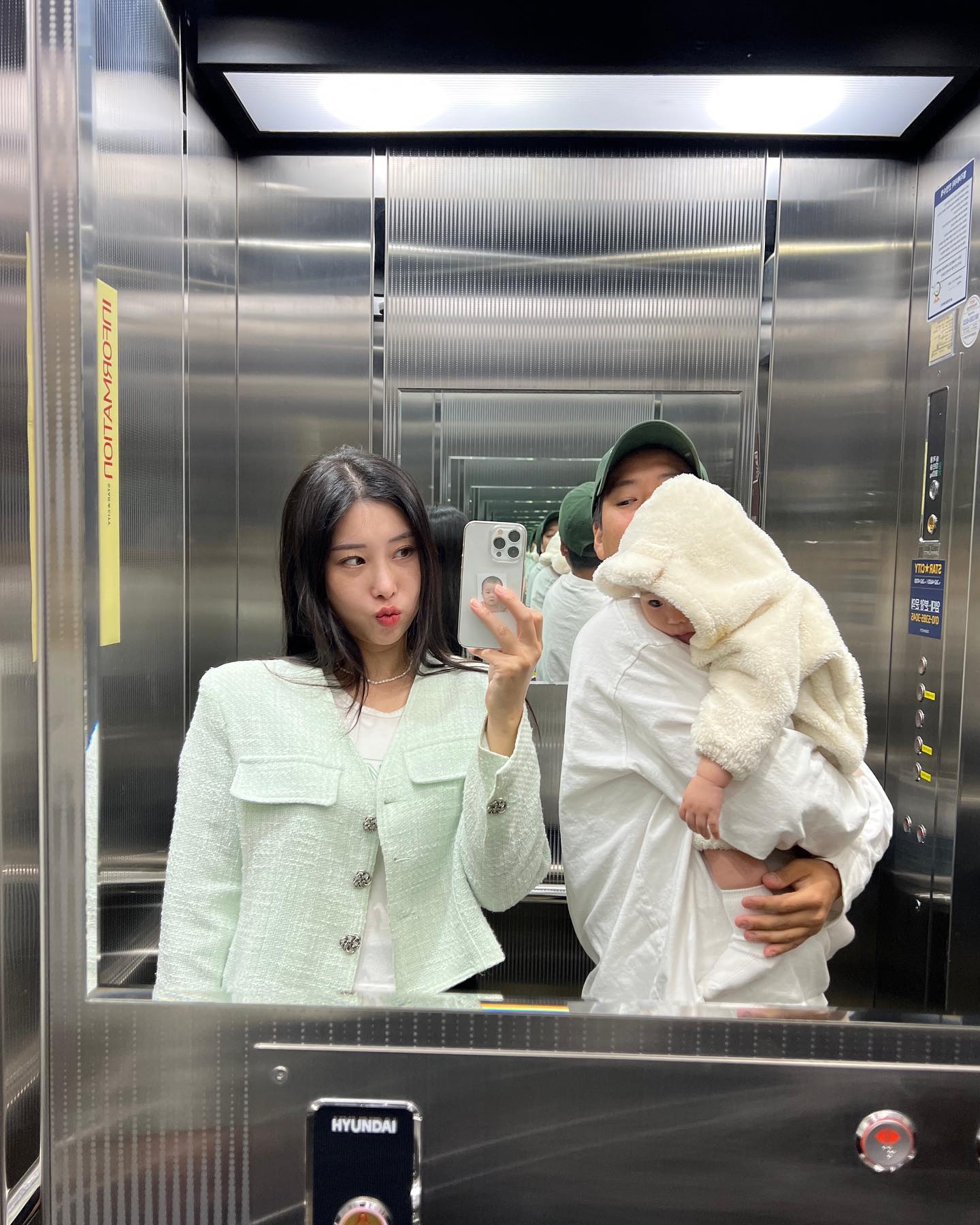 별로 한게 없는데도 감동+눈물+유쾌+ 사랑으로 가득가득찼던 2번째 결혼기념일 :)🤍🤍🤍🤍🤍 시우랑 함께여서 더 행복해~~~~~~~