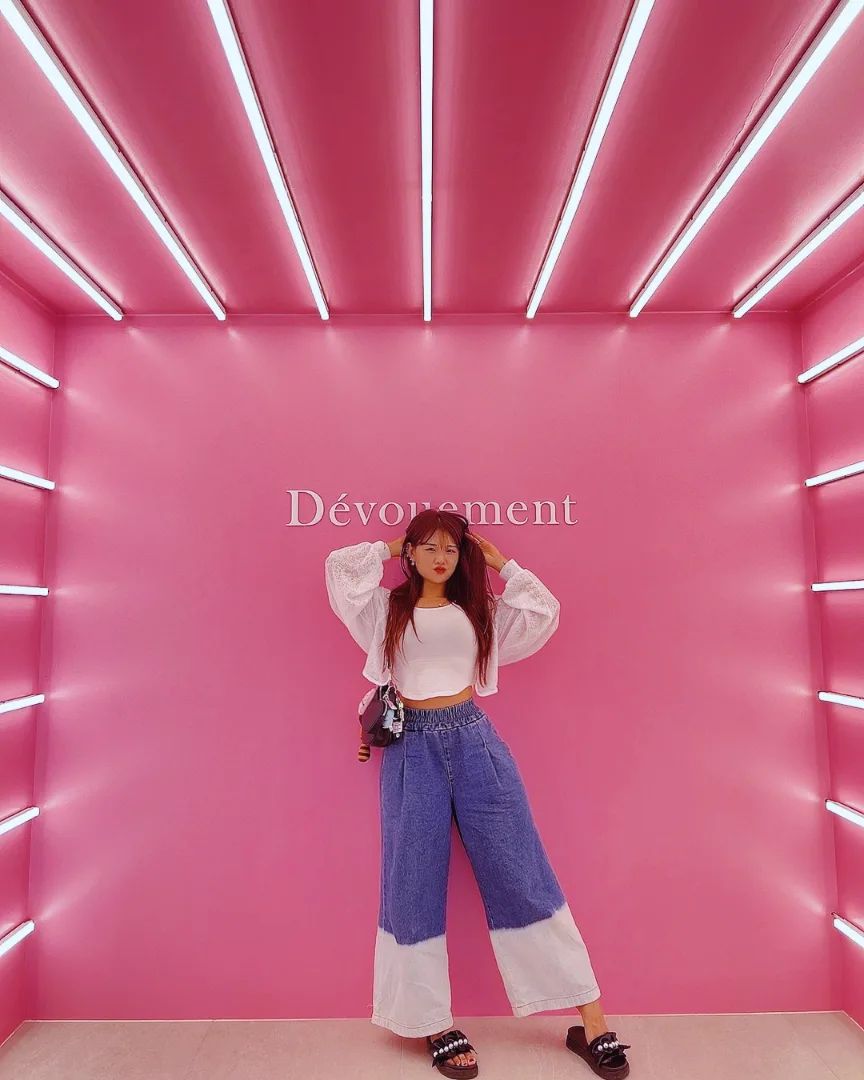 24.08
역시 포즈잡는 거보다
자연스럽게 찍힌 게 젤 맘에 들어😝