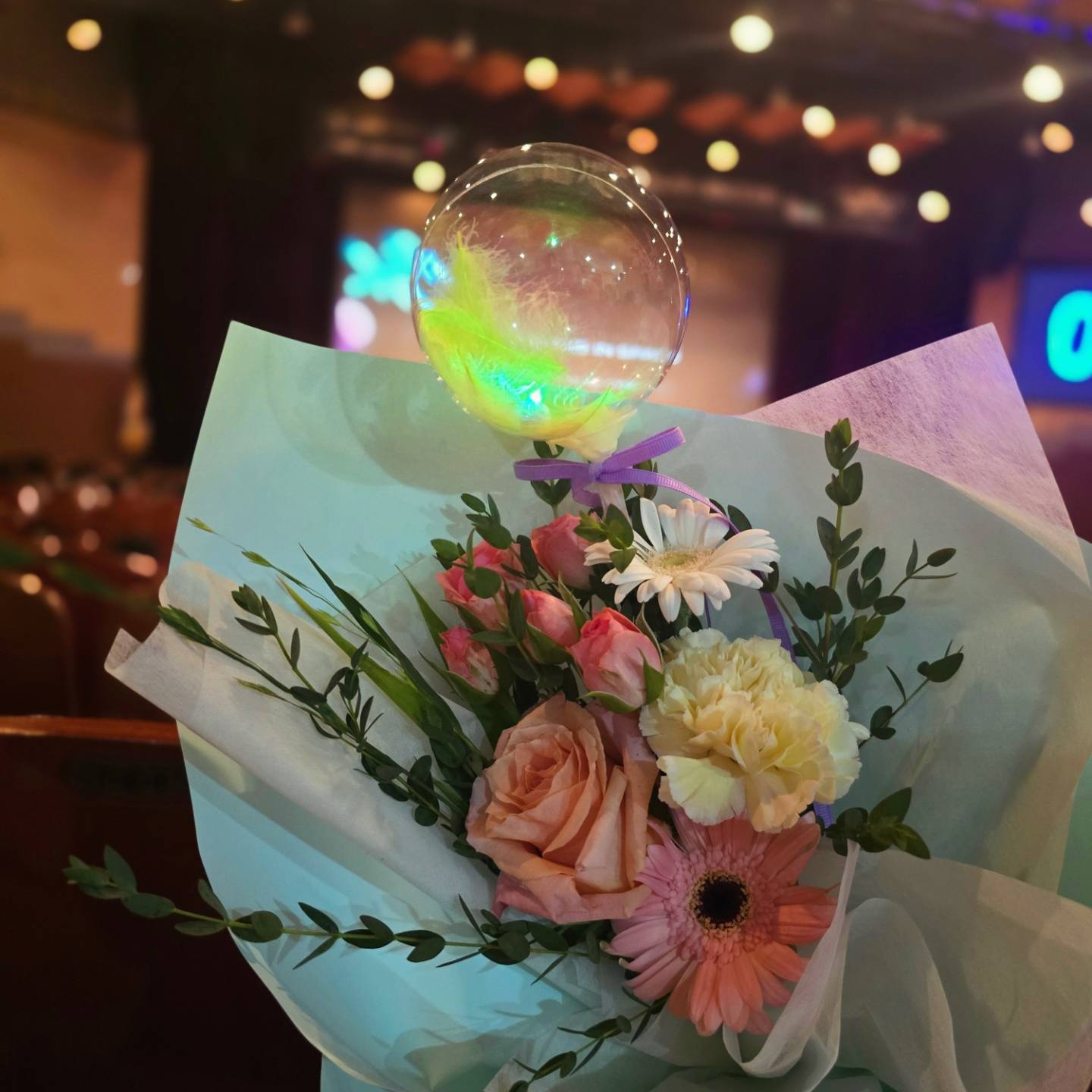 #대전꽃집 #원신흥동행복한꽃 smile_jnl65
아이들 미술대회본선 
부랴부랴 꽃주문했는데
촉박한 시간에도 예쁘게 만들어 주셔서 감사해요.
아이들 취항저격 
#행복한꽃 #대전꽃집추천 #일상 #데일리 #대전유성꽃집