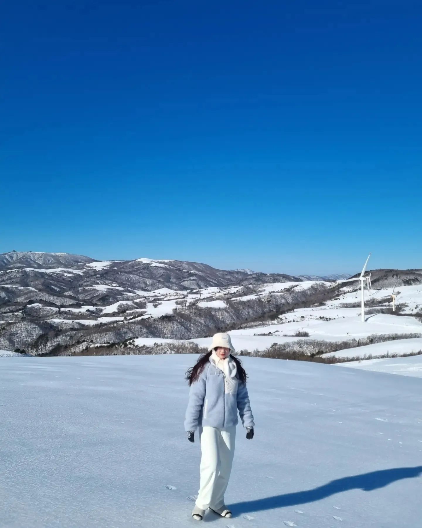 또 가고 싶어❄️
역시 강원도가 여행지 중 가장 좋아🩵💙
.
.
.
#2024 #20대 #겨울여행 #기록 #travel #travelphotography #강원도 #평창 #대관령 #대관령삼양목장 #삼양라운드힐 #삼양목장 #동해전망대 #❄️ #🐄 #💙 #🩵 #instatravel #fbf #선팔
#맞팔 #소통 samyangroundhill