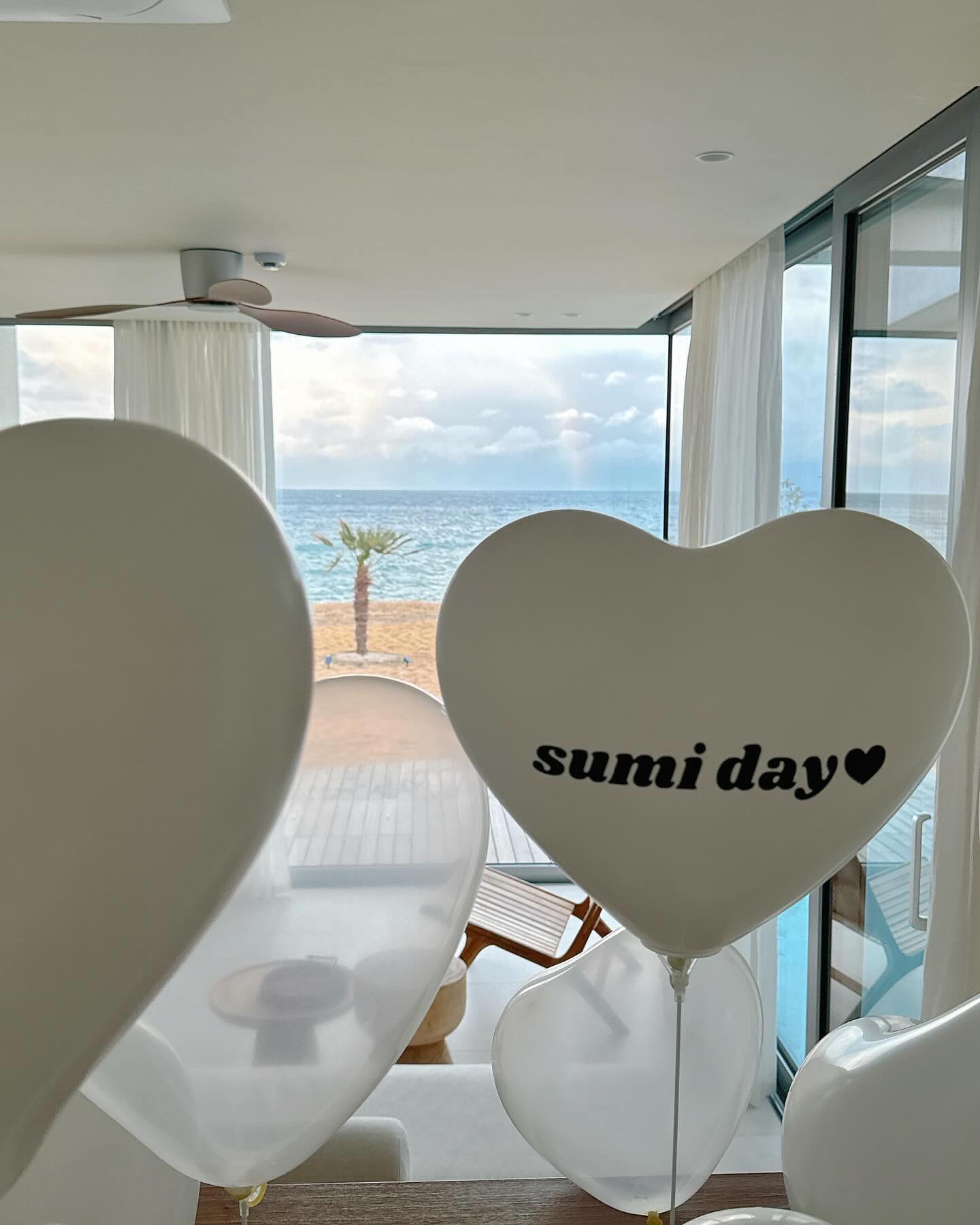 Happy sumiday♥ 한 해의 마지막 날은 항상 늘 그래왔듯 ma birthday! 2023년 마무리 잘하고 2024 맞이해야지요:) 내년에는 더 좋은일만 생기길♡ #수미는여행중