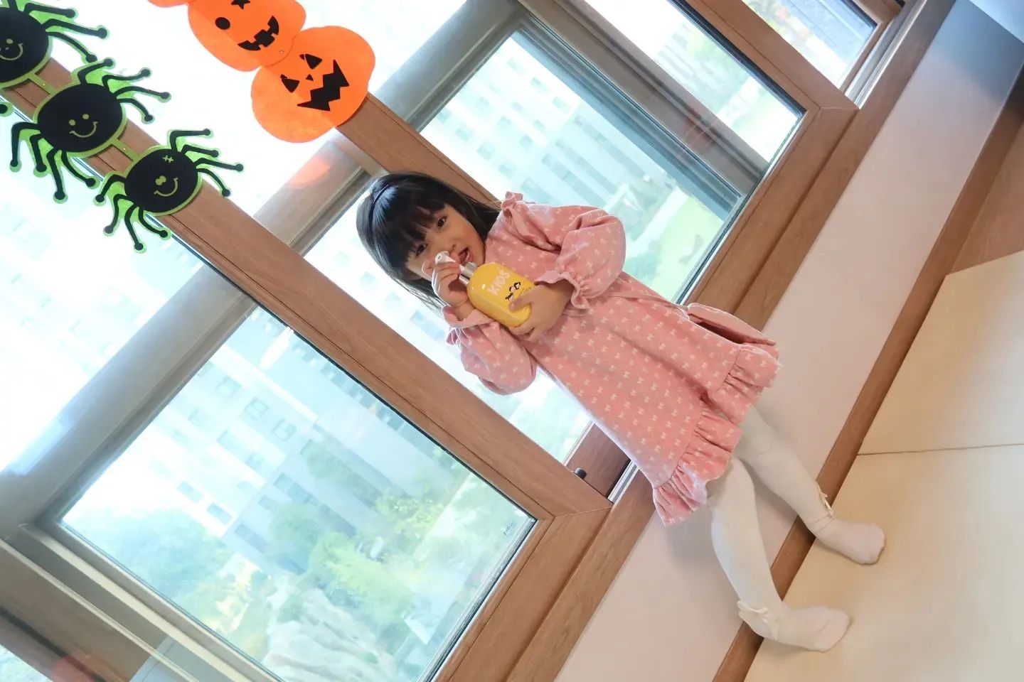 #협찬
.
은은하고 향긋한 애플향 모야모야💛 약산성 저자극 샴푸 #TS키즈샴푸 식물유래 🌱 거품 성분으로 부드럽고 순해서 자극없이 샴푸가 가능한 #어린이샴푸 로 매일매일 초미세먼지까지 씻어버려!
ts_shampoo_official
.
.
.
#키즈샴푸 #TS샴푸 #어린이샴푸 #초등학생샴푸 #초등여야샴푸 #머리냄새 #정수리냄새