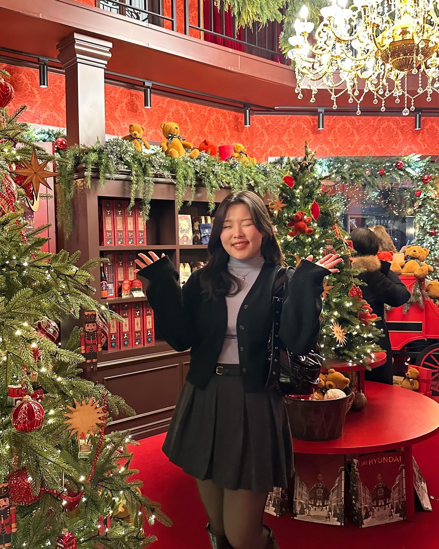 더현대 서울 방문 성공 >.< 2023미션 완료한 기분 🎄
#더현대서울 #크리스마스 #christmas #2024 #hny 

더현대 다녀온사람?!?!
