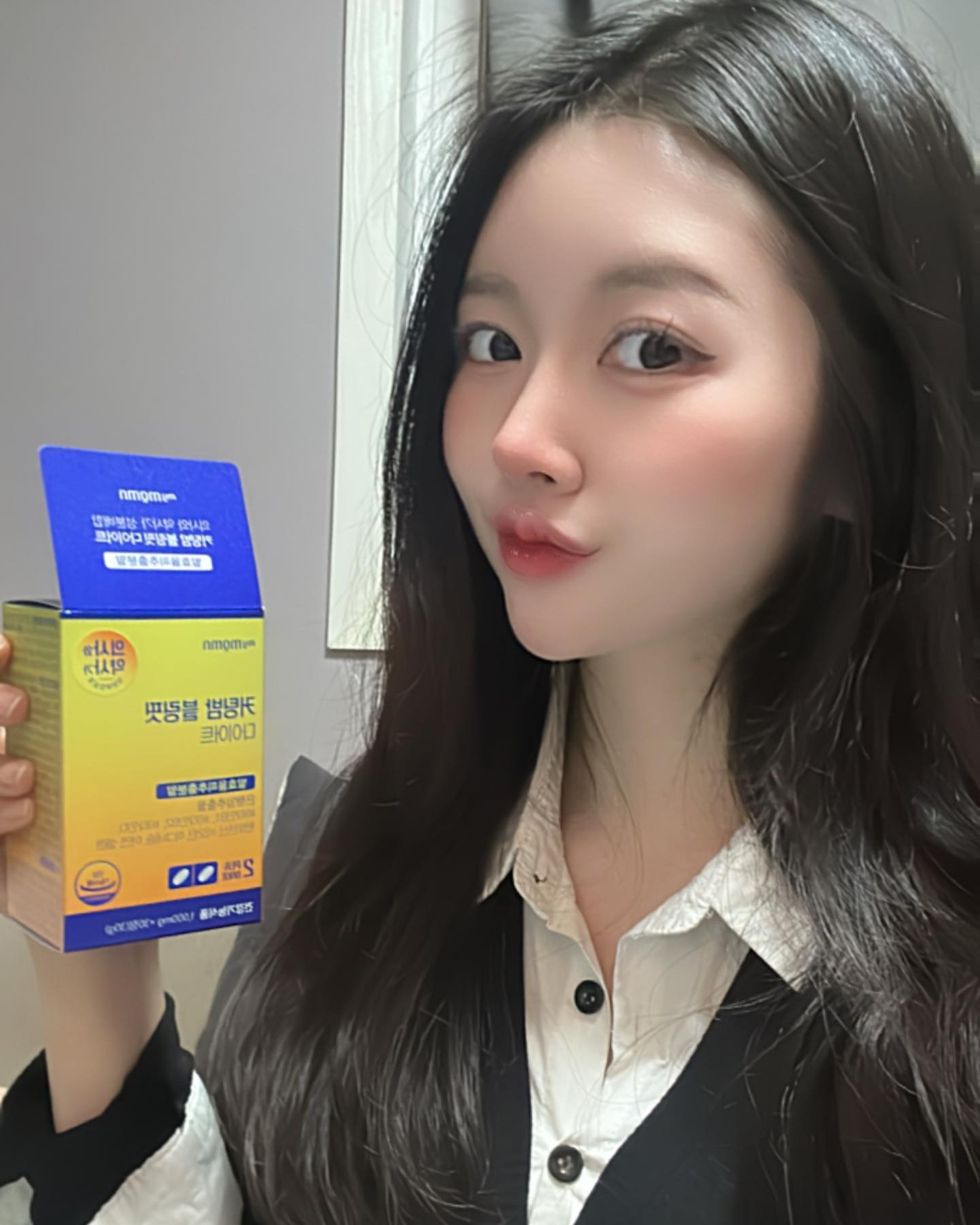 #협찬 #마이몸엔 커팅밤 #블링핏다이어트 
요즘 다이어트 쉬고있던 #유지어터 였는데 연말이라 다시 살이 좀 찌는것같아 마이몸엔 커팅밤 블링핏#발효율피다이어트 먹어봤어요:)!! 커팅밤 블링핏 다이어트는 현직 의사와 약사가 직접 설계한 믿을 수 있는 성분으로 식약처 인정을 받은 안정성, 기능성 제품이라 믿고 먹을수있었어요:)!! 체지방, 특히 복부지방 감소에 도움이 되는 국내산 #발효율피 추출분말 1,000mg 함유 , 혈행 개선에 도움을 줄 수 있는 은행잎추출물 함유되어있대요!! 위생과 휴대성이 뛰어난 PTP 개별포장되어 들고다니면서 아무때나 먹기 편했어요! 직접 섭취해 보니 가벼워지는 기분 ! 현재 1차 완판 기념 이벤트로 싸게 구매 가능해요!!

[추천대상]
*복부에 지방이 많아 고민이신 분
*체지방 관리를 원하시는 분
*단기간 다이어트 성공하고 싶으신 분
*다이어트와 혈액순환 관리 모두 챙기고자 하는 분
*쉽고 간단하게 발효율피를 섭취할 제품을 찾는 분 *기름진 음식을 많이 드시면서 외식이 잦은 분
*굶는 다이어트 요요현상 등으로 반복 다이어트가 지친 분

구매링크
https://mymomn.com/

 #조보아다이어트 #보아의블링핏 #보아다이어트 #발효율피 #발효율피다이어트 #승무원다이어트 #복부다이어트 #복부지방빼기 #복부지방다이어트 # 뱃살빼기 #뱃살관리 #뱃살타파 #다이어트그램 #프로다이어터