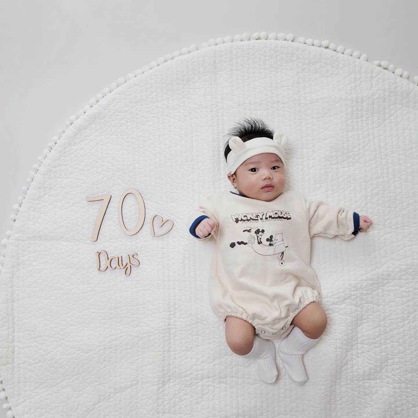 (2024.1.11) 희성 D+70

너의 70일, 
하루하루 시간이 너무빨리간다

#2개월아기 #생후70일 #70일아기 #육아기록 #새봄기록🐰